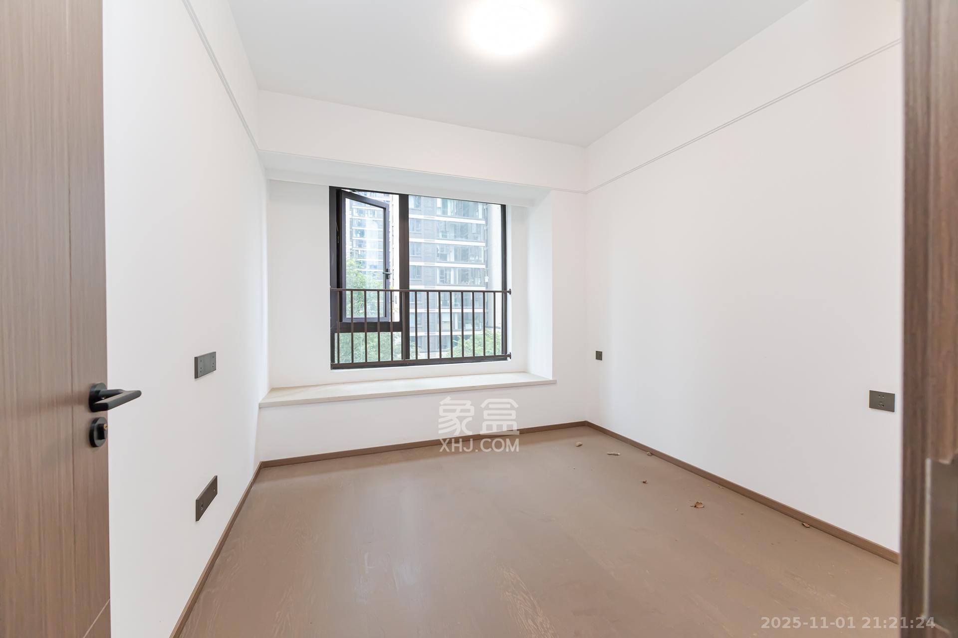 时代建发和著  5室2厅3卫    310.0万 时代建发和著  5室2厅3卫    310.0万卧室