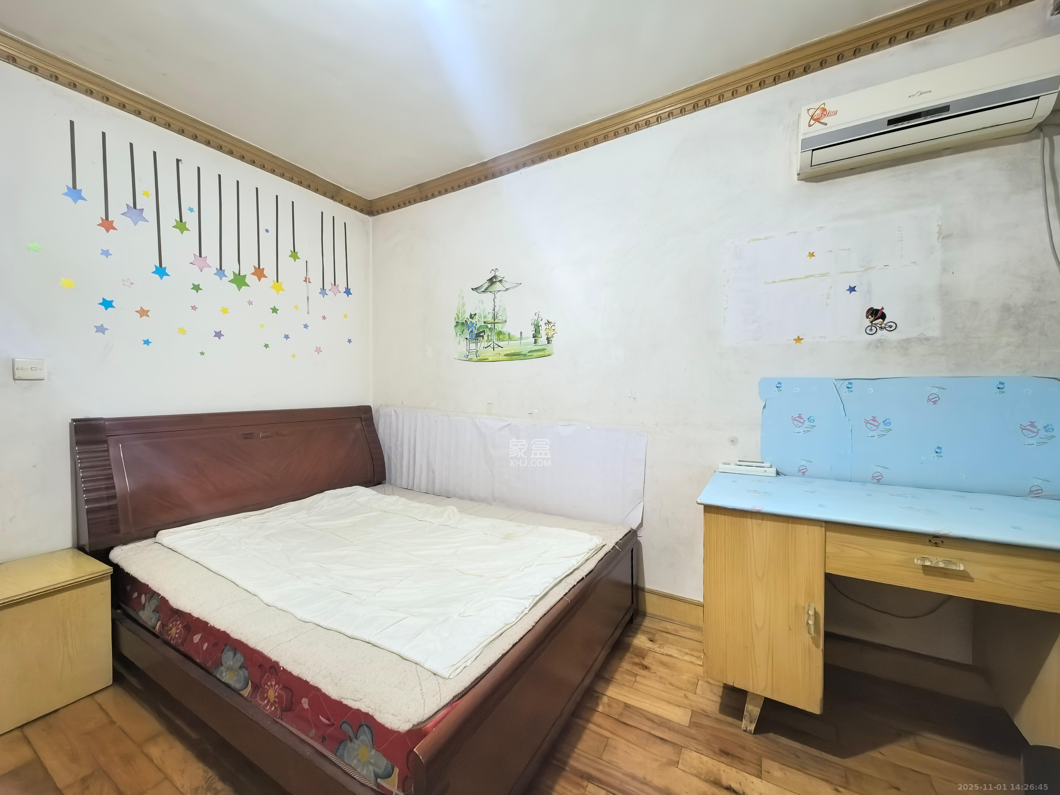 湖南日报宿舍  3室1厅1卫    2200.0元/月室内图