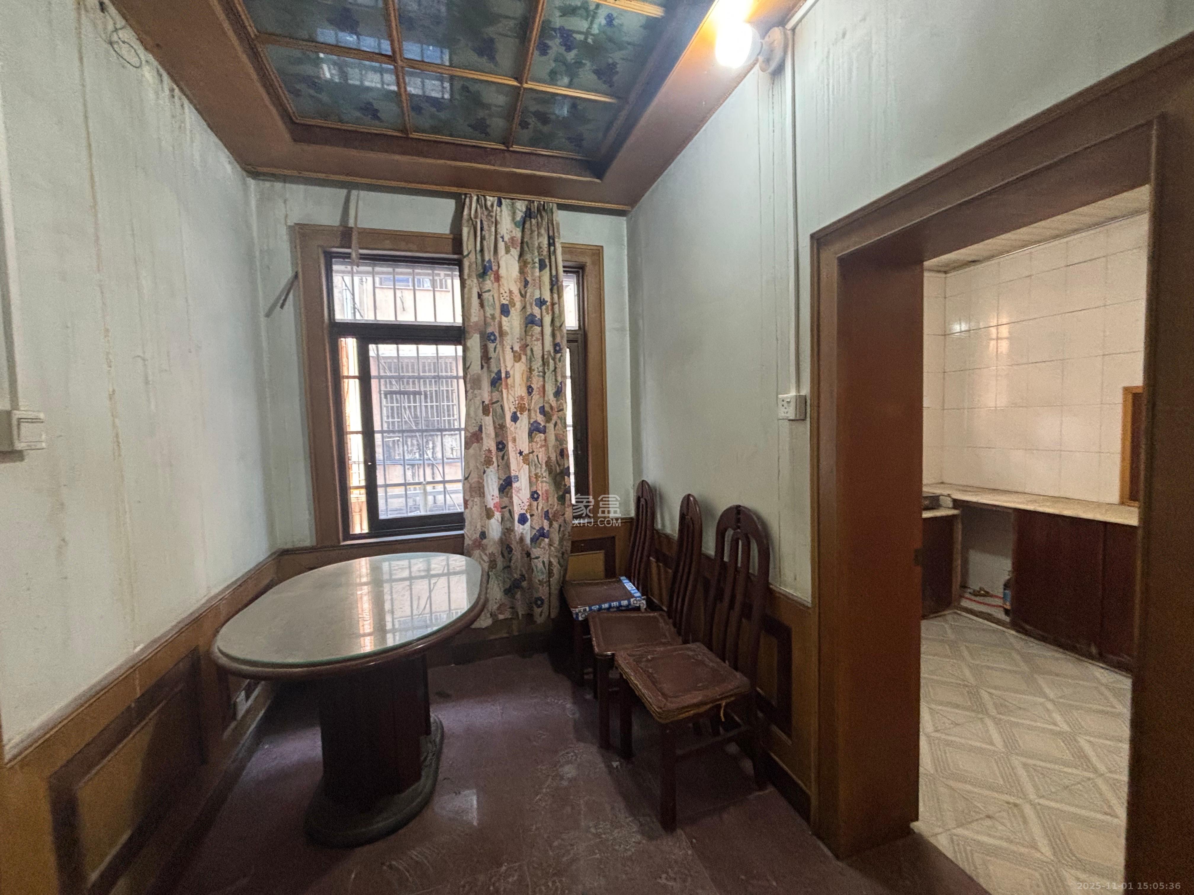 汽车西站商贸城（河西望城坡）  3室2厅1卫    1200.0元/月室内图