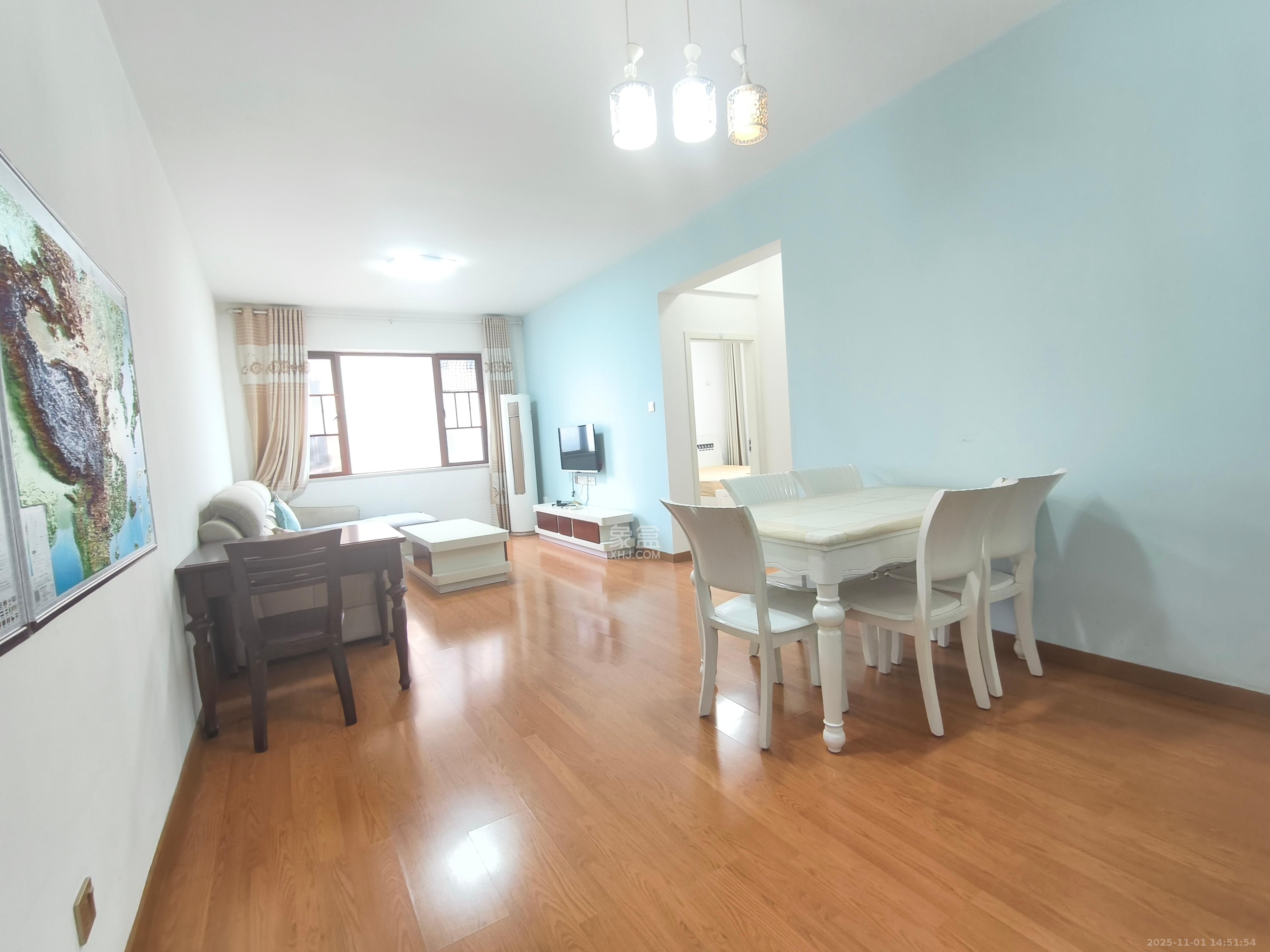 万里时代  2室2厅1卫    2400.0元/月