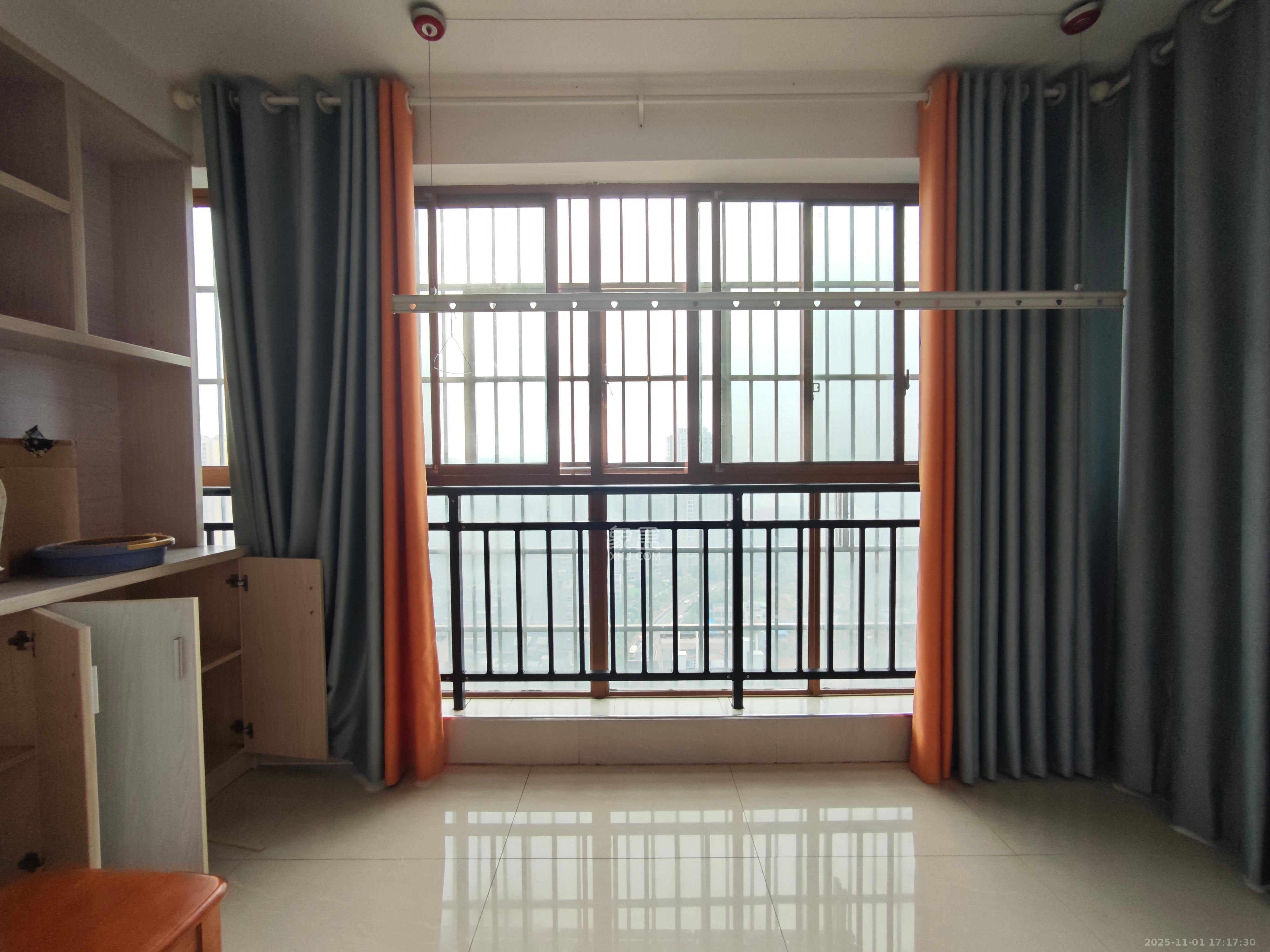 锑都家园  2室2厅1卫    1600.0元/月室内图