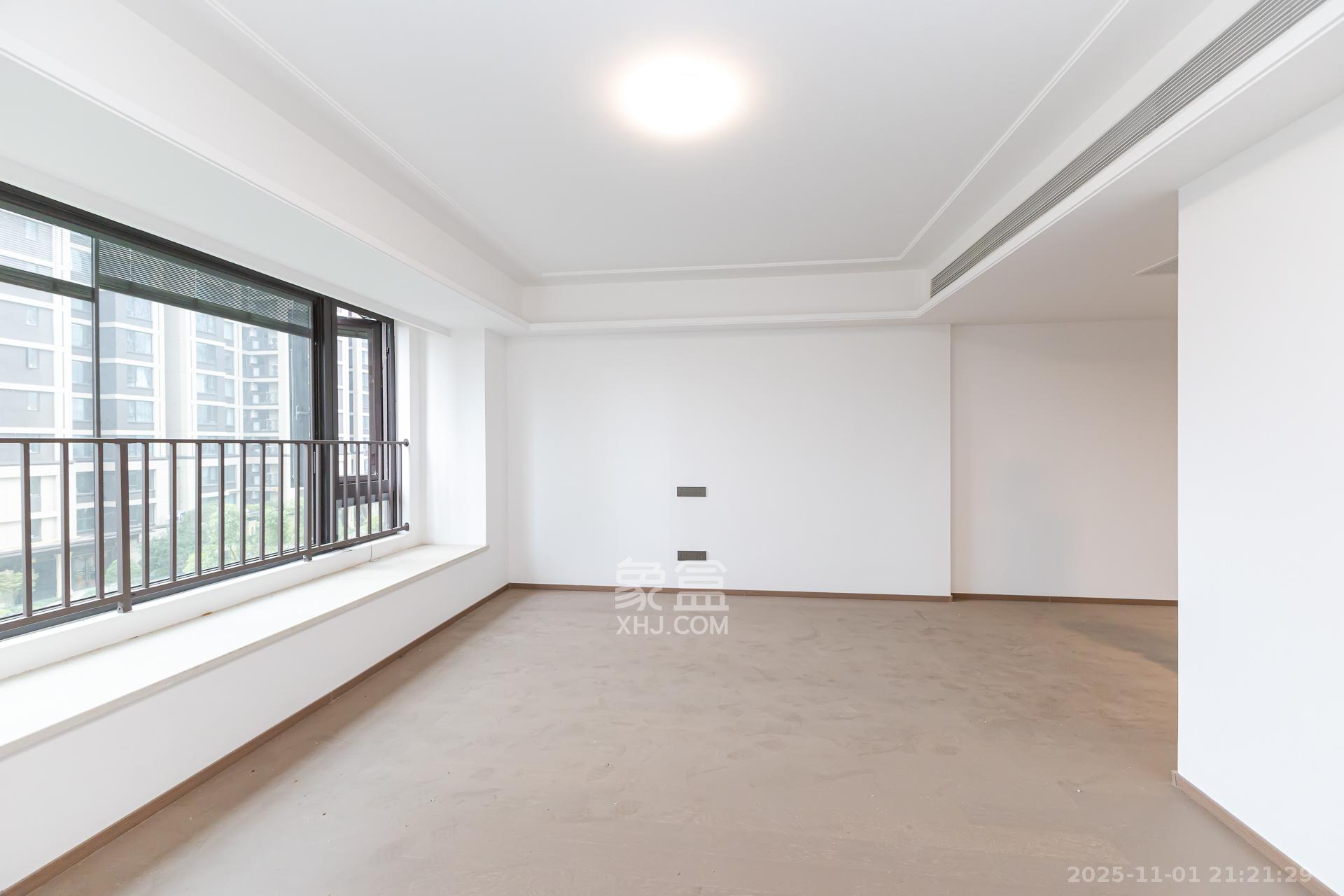 时代建发和著  5室2厅3卫    310.0万 时代建发和著  5室2厅3卫    310.0万卧室