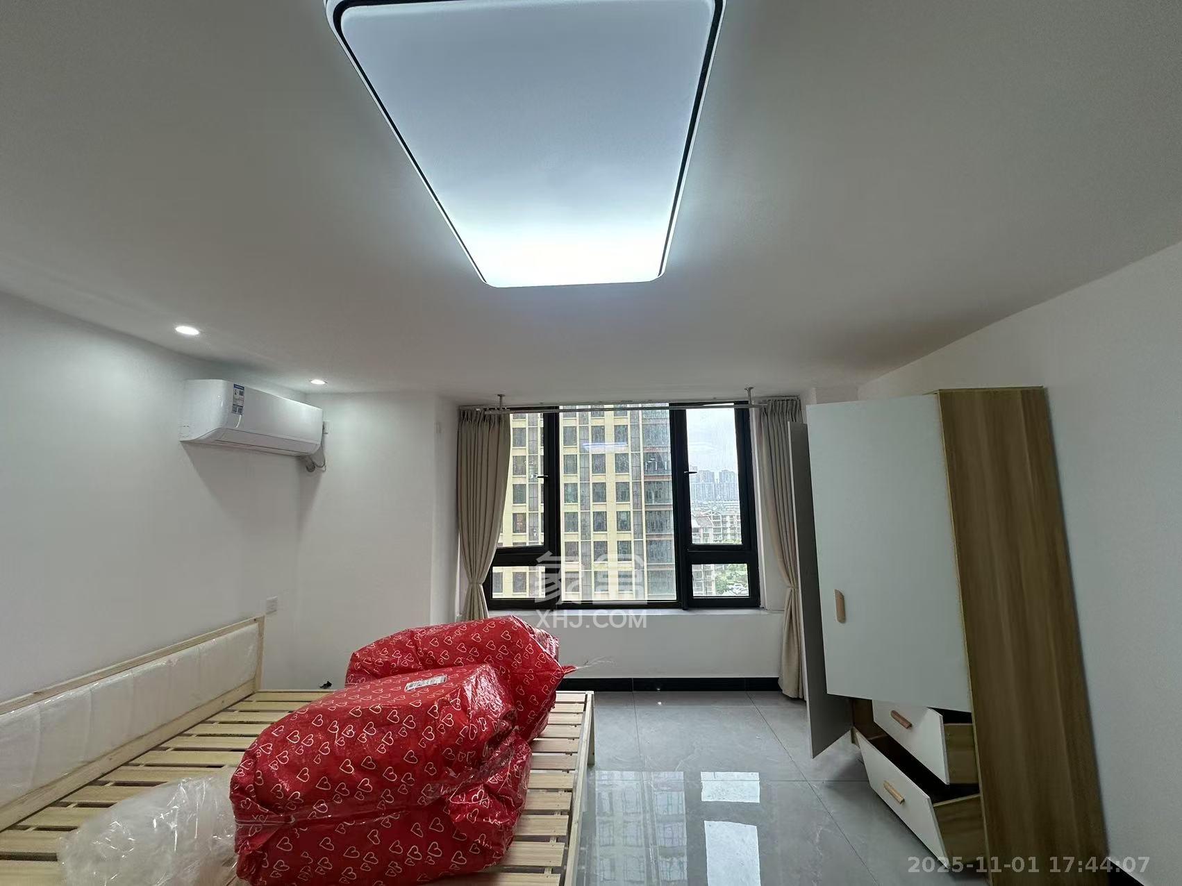 世茂璀璨天城公寓 1室1厅1卫 2000.0元/月 世茂璀璨天城公寓 1室1厅1卫 2000.0元/月室内图