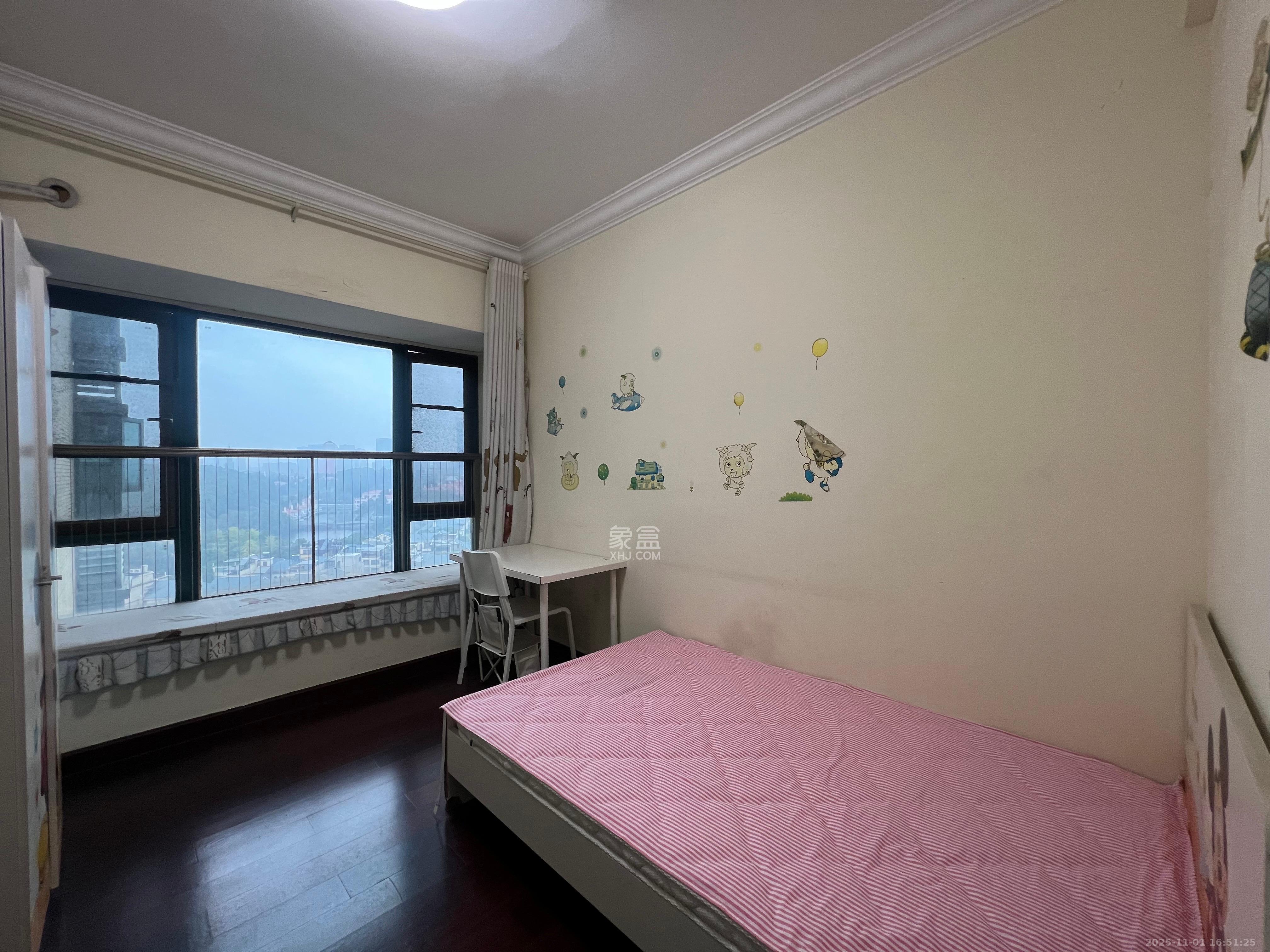 恒大雅苑  3室2厅2卫    2400.0元/月室内图