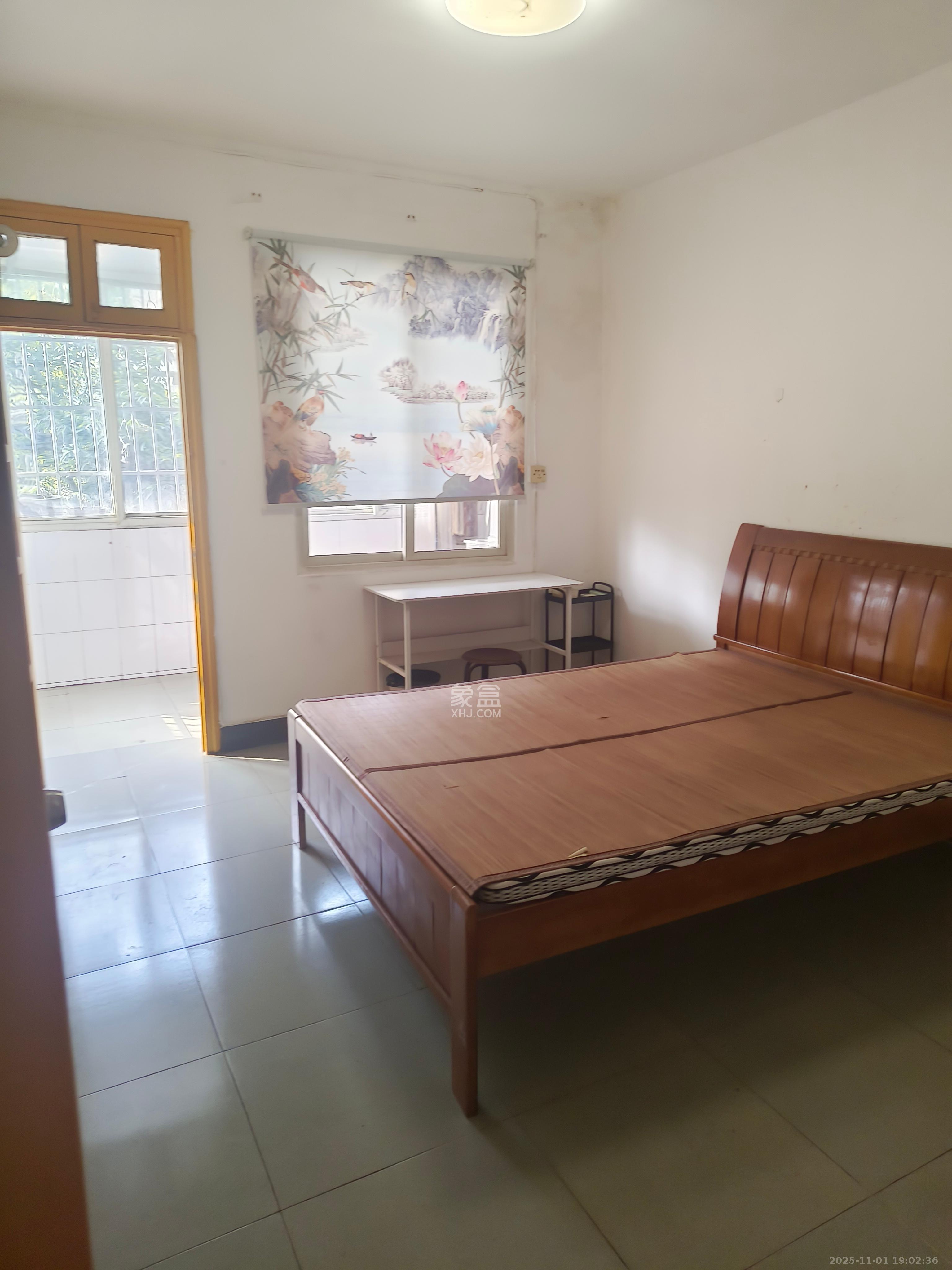 红旗区二片  2室1厅1卫    1300.0元/月室内图