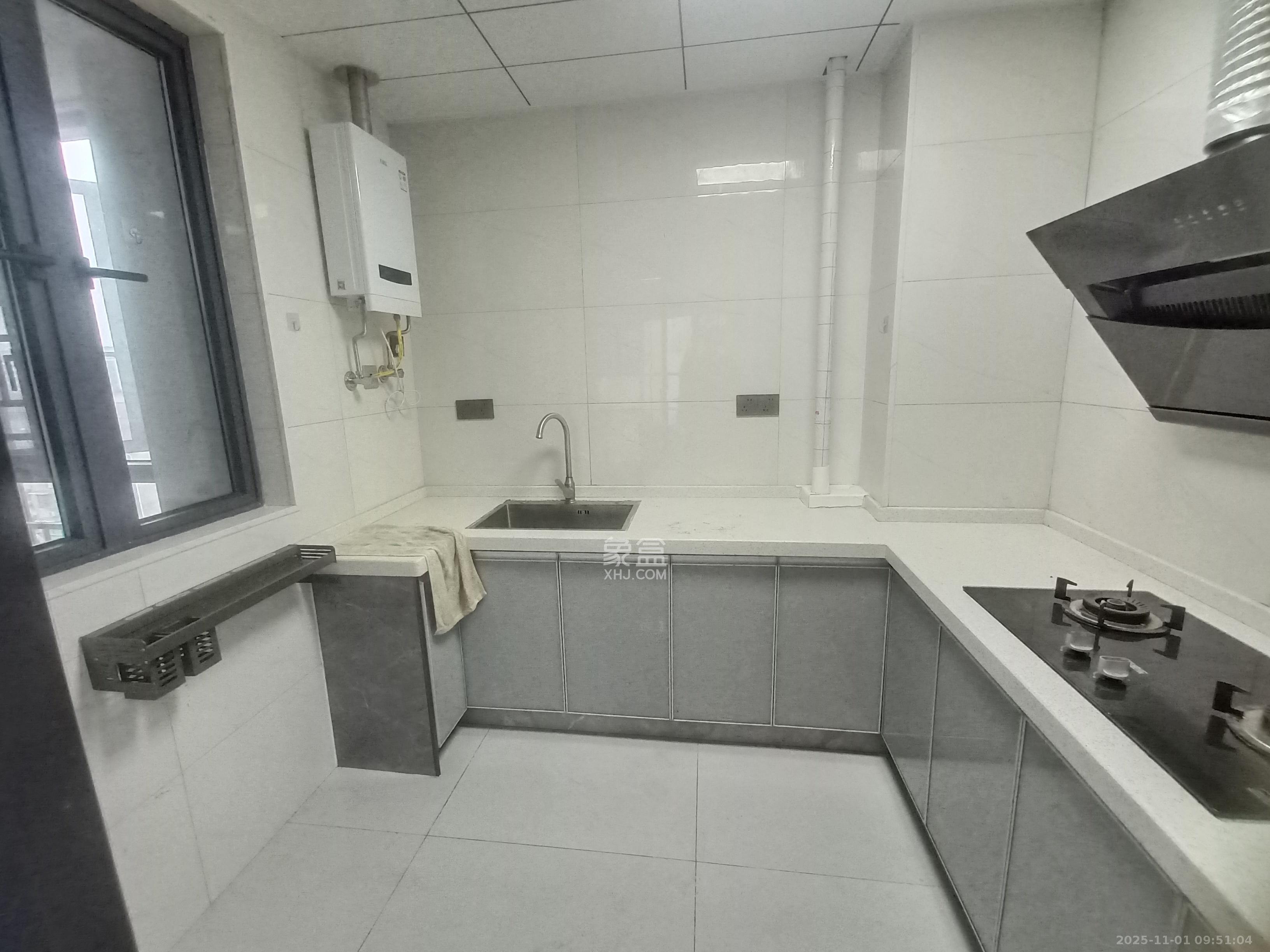 惟智园安置小区  4室2厅2卫    2400.0元/月