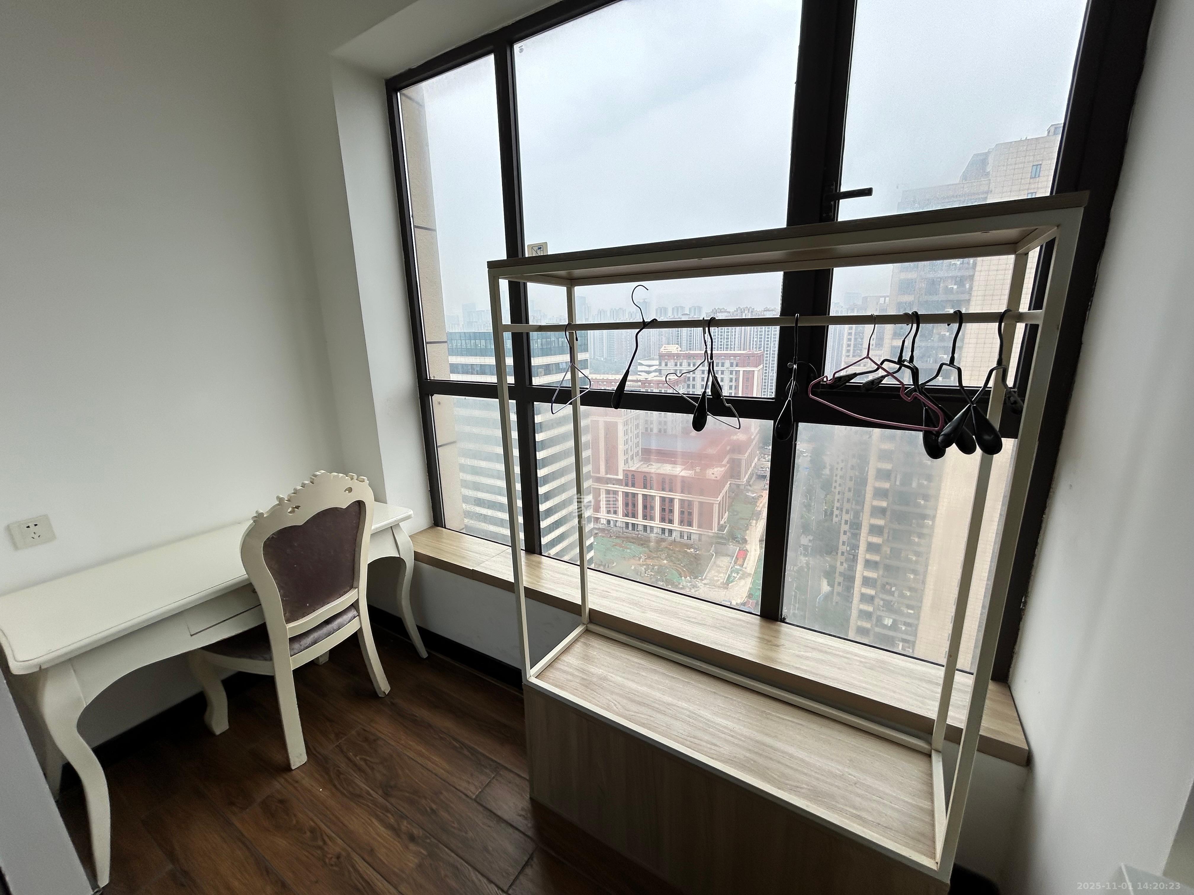 梅溪国际公寓(步步高新天地) 1室1厅1卫 1400.0元/月 梅溪国际公寓(步步高新天地) 1室1厅1卫 1400.0元/月室内图