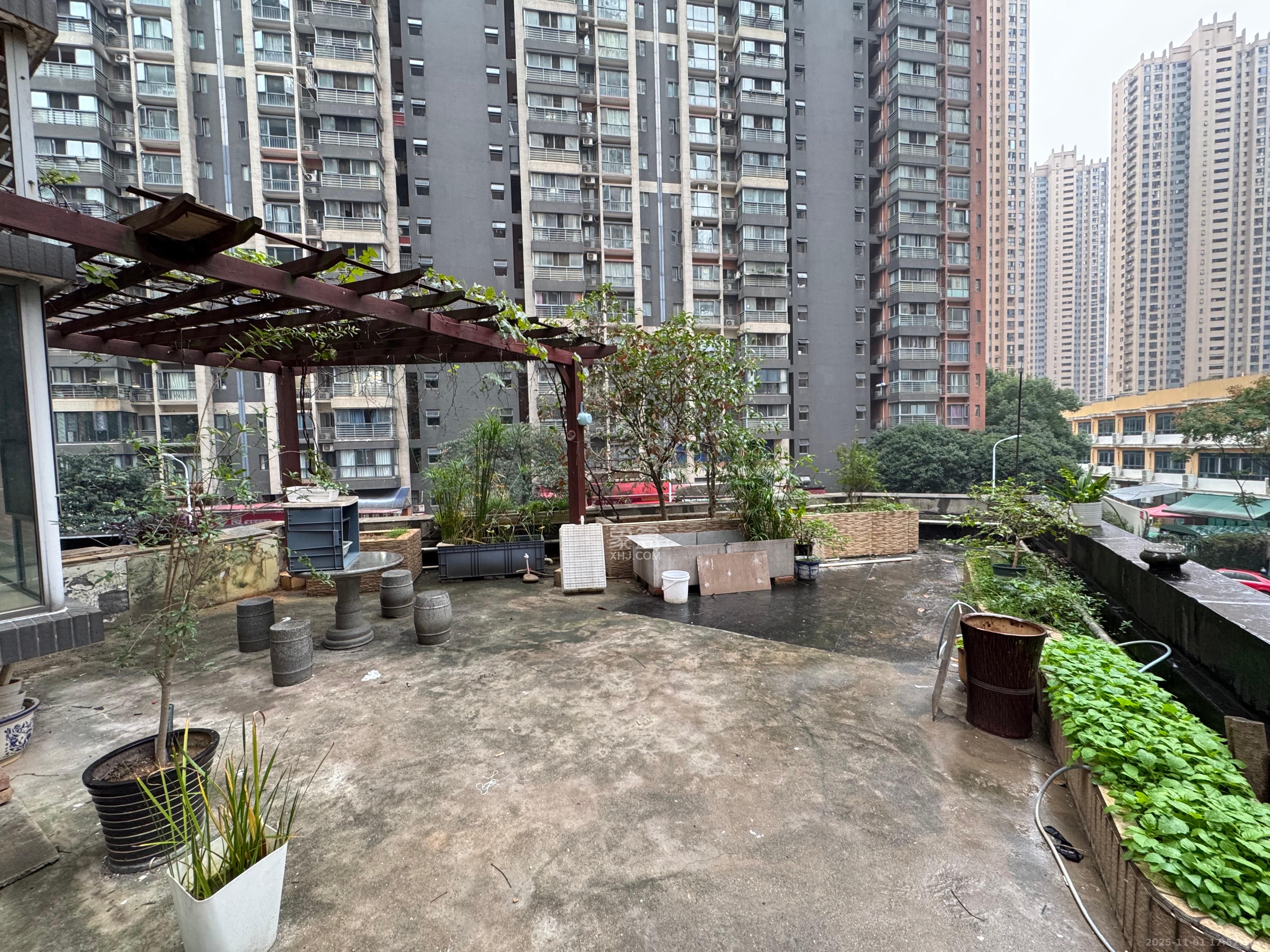 滨江君悦香邸 3室2厅2卫 2800.0元/月 滨江君悦香邸 3室2厅2卫 2800.0元/月室内图