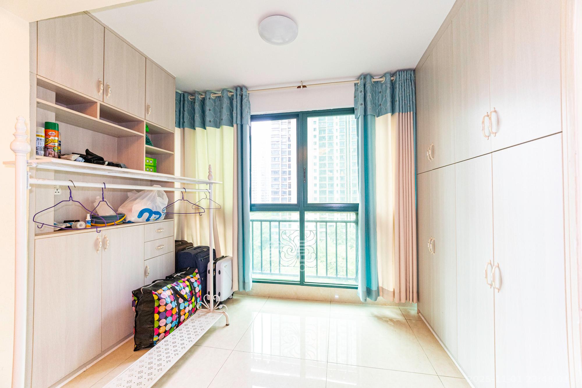 恒大雅苑  3室2厅2卫    108.0万阳台