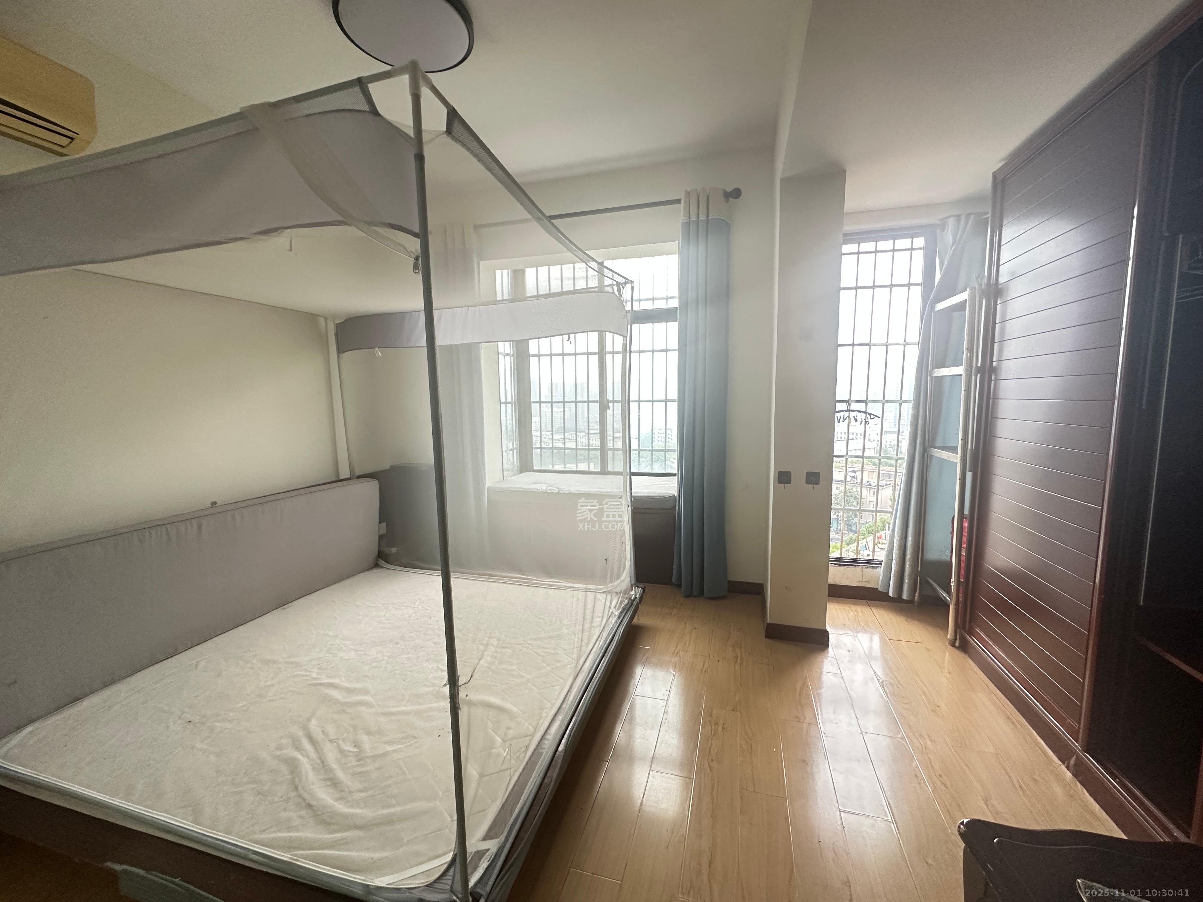 加加大街(华景苑)  1室1厅1卫    1500.0元/月 加加大街(华景苑)  1室1厅1卫    1500.0元/月室内图