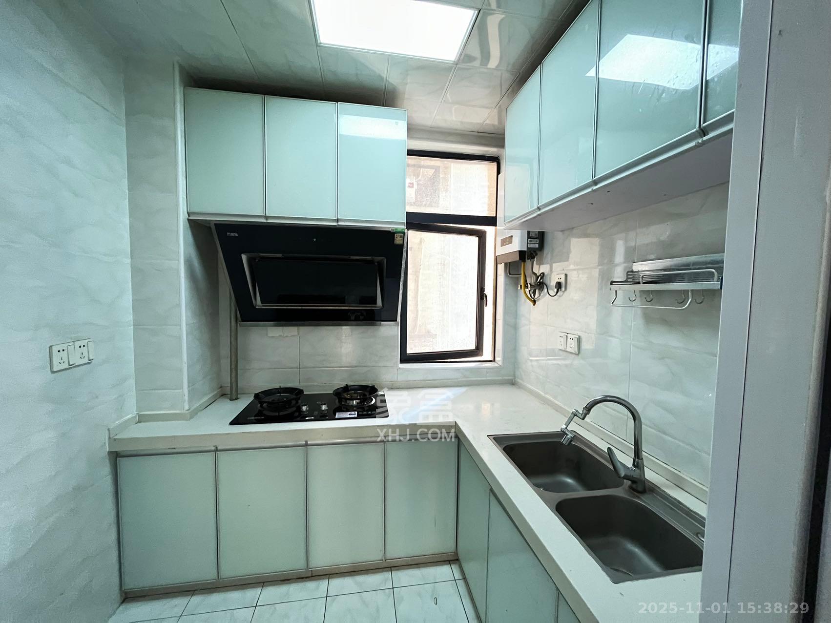 中南红领邦(红星嘉和苑)  3室2厅1卫    2100.0元/月 中南红领邦(红星嘉和苑)  3室2厅1卫    2100.0元/月室内图