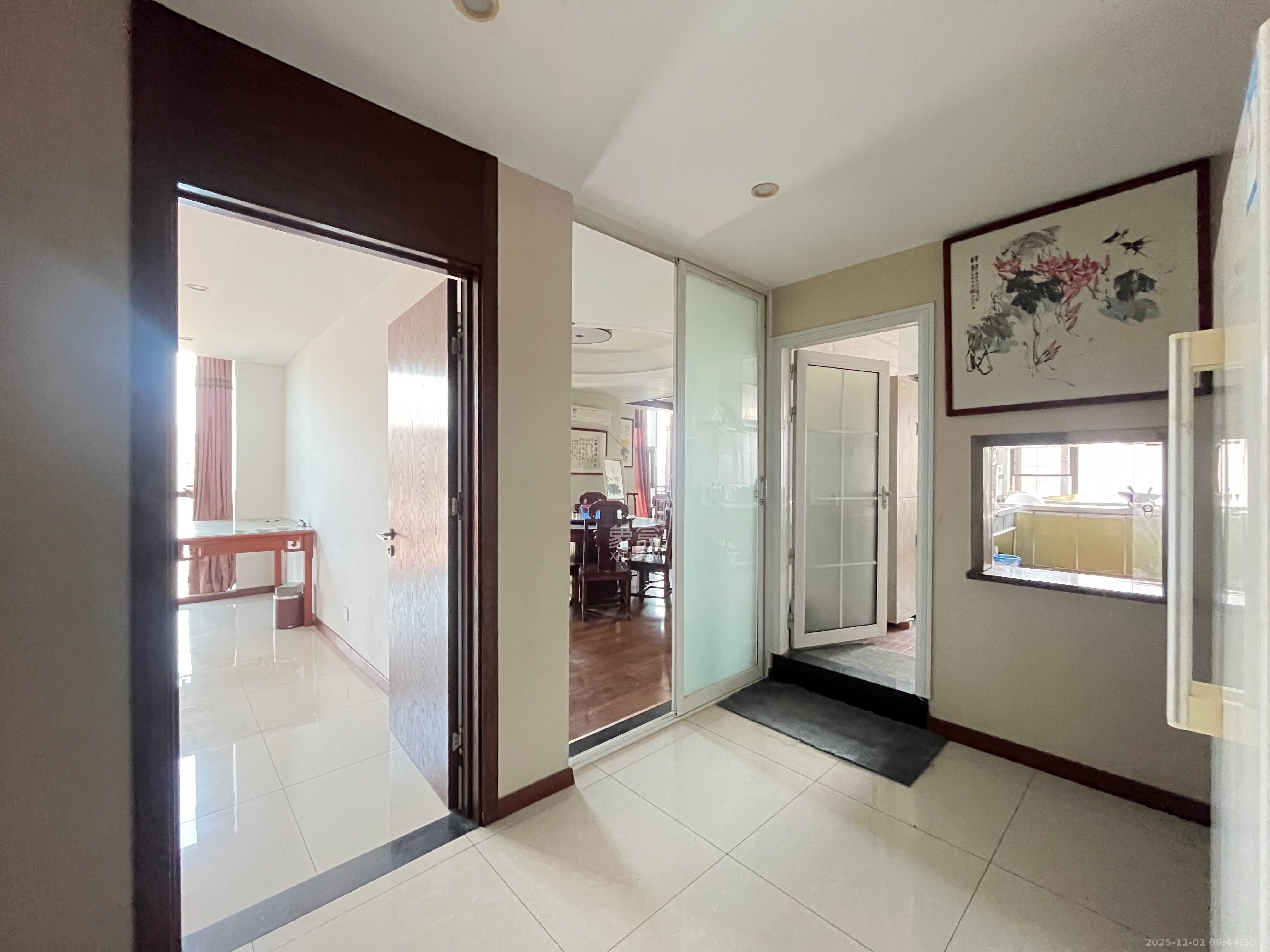 佳兴国际汇  1室1厅1卫    2500.0元/月