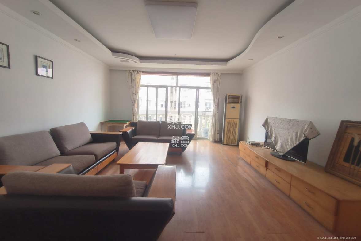 泰时新雅园 3室1厅2卫 2300.0元/月 泰时新雅园 3室1厅2卫 2300.0元/月室内图