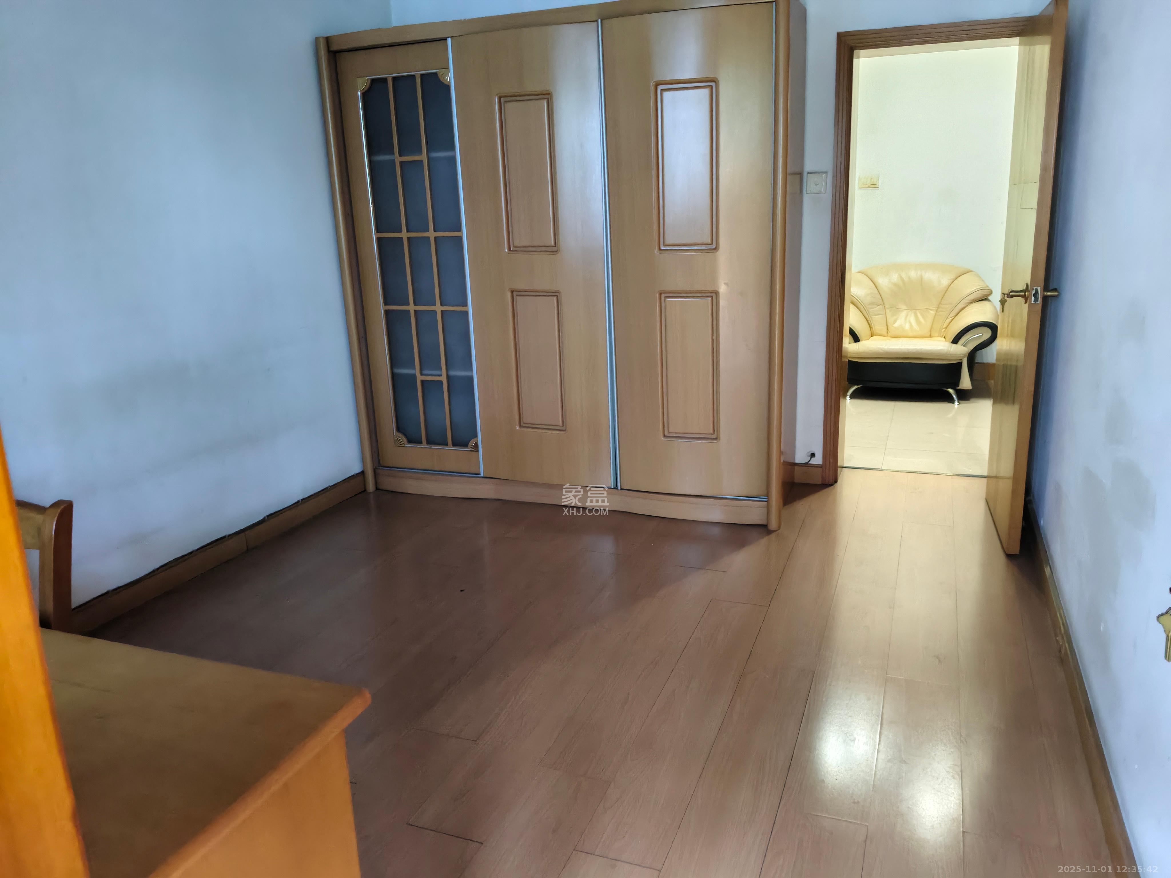 古堆山小区国家电网宿舍 3室1厅1卫 1600.0元/月 古堆山小区国家电网宿舍 3室1厅1卫 1600.0元/月室内图