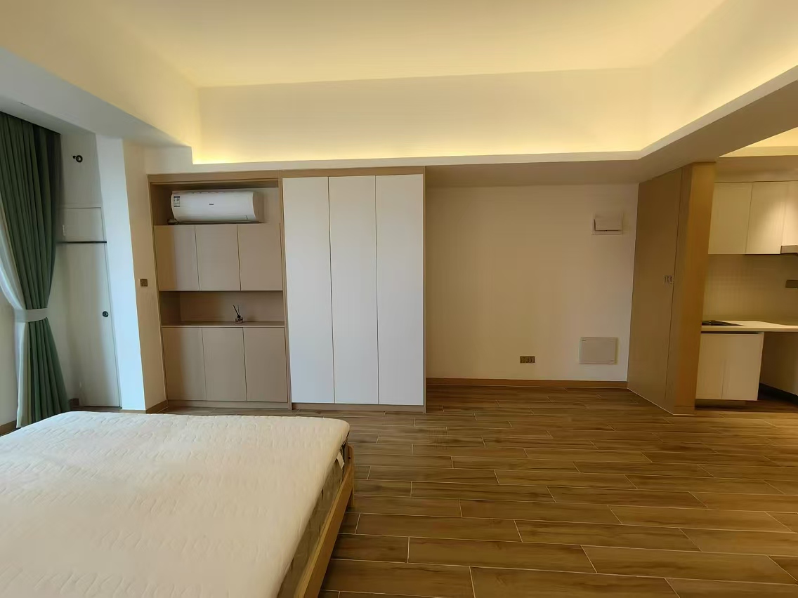 海航豪庭南苑  1室1厅1卫    2300.0元/月室内图