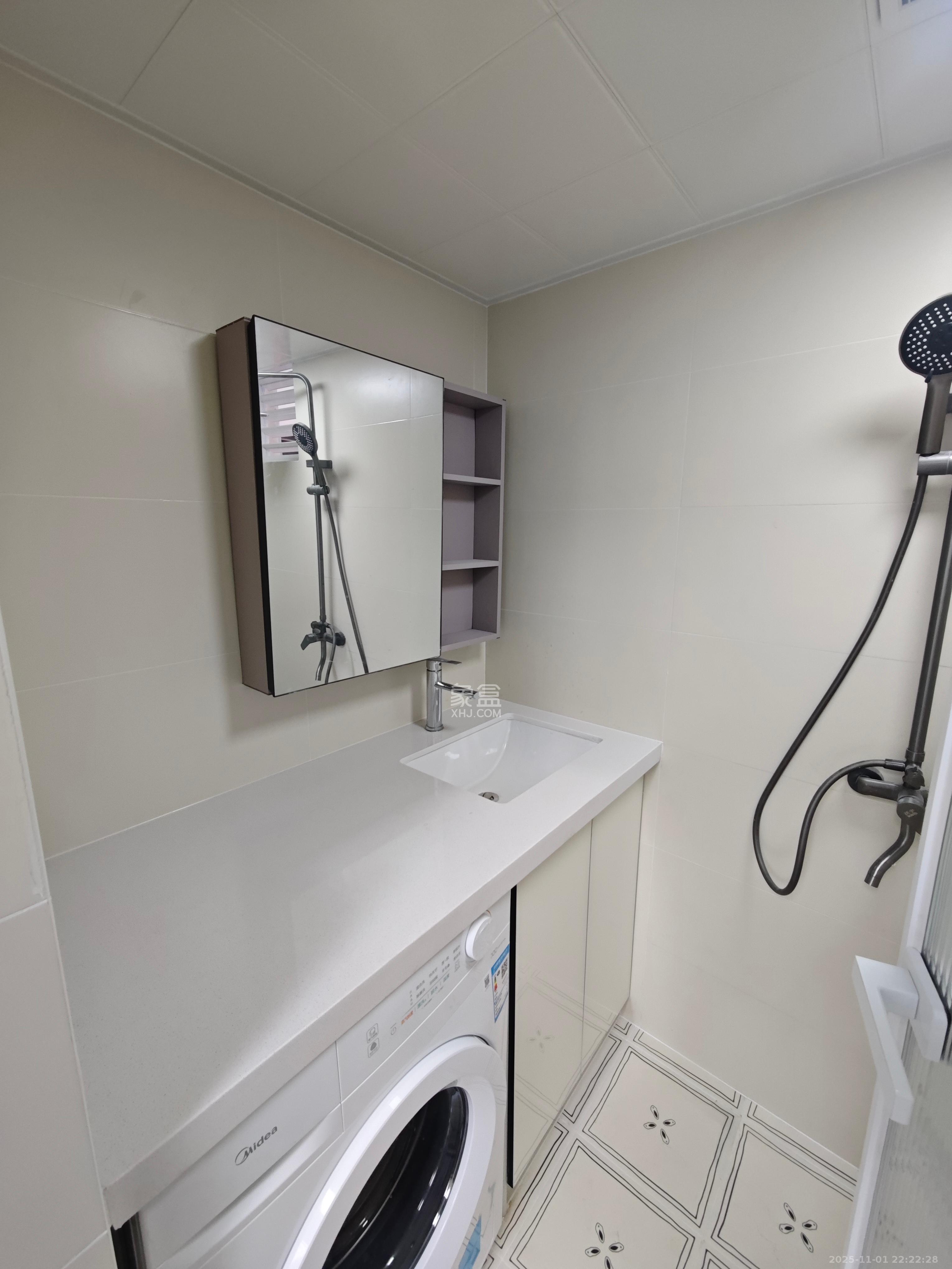 长钢社区（半边山宿舍区）  2室1厅1卫    1400.0元/月室内图