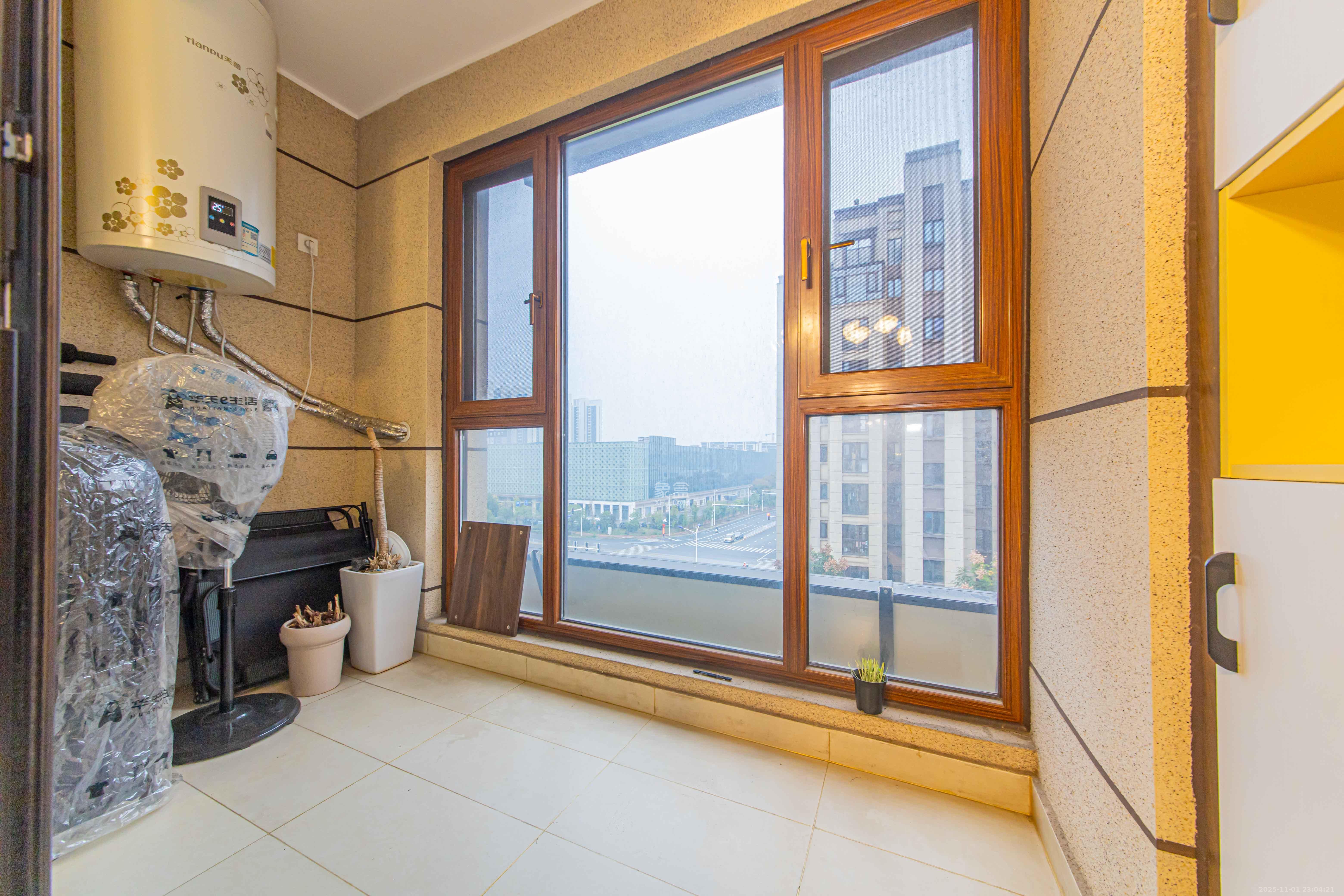 中海新城熙岸(中信新城五期) 3室2厅2卫 100.0万 中海新城熙岸(中信新城五期) 3室2厅2卫 100.0万阳台