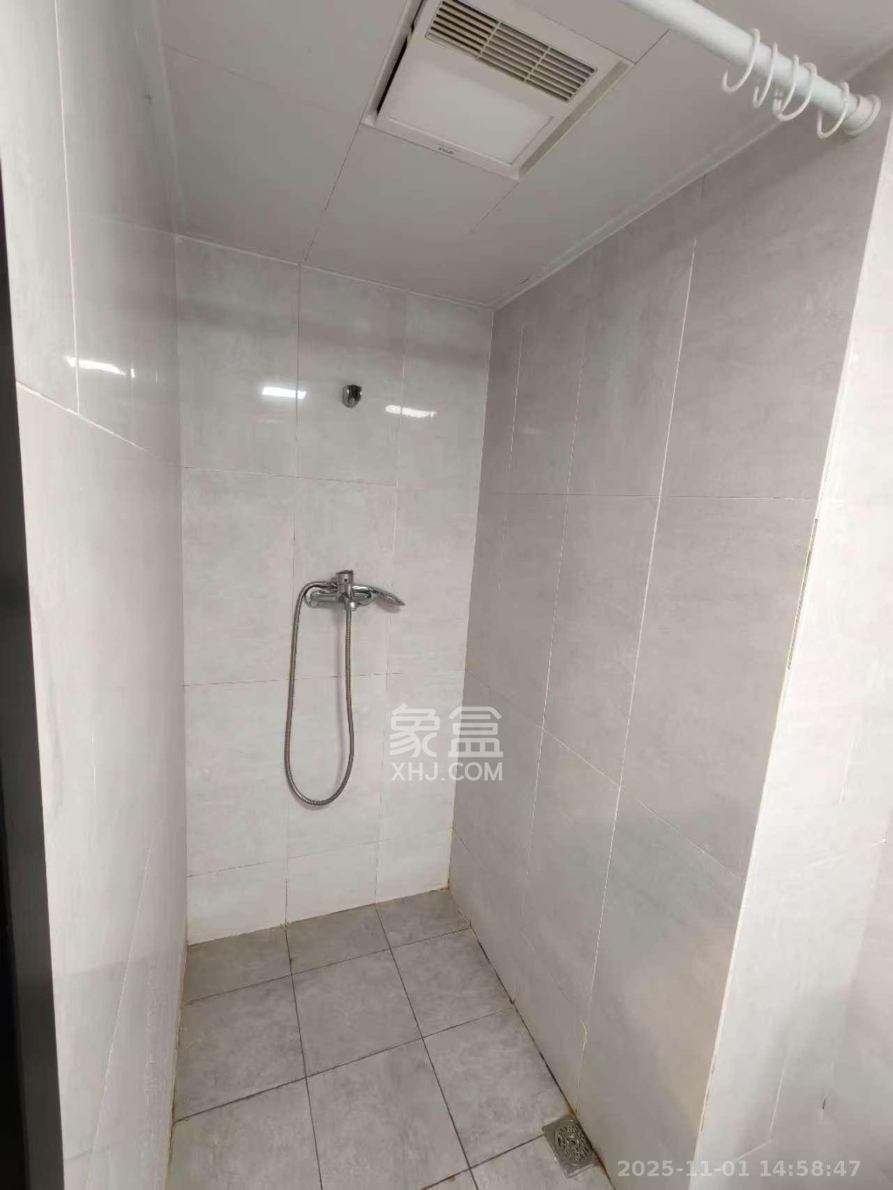 卓越江岸  1室1厅1卫    1900.0元/月室内图