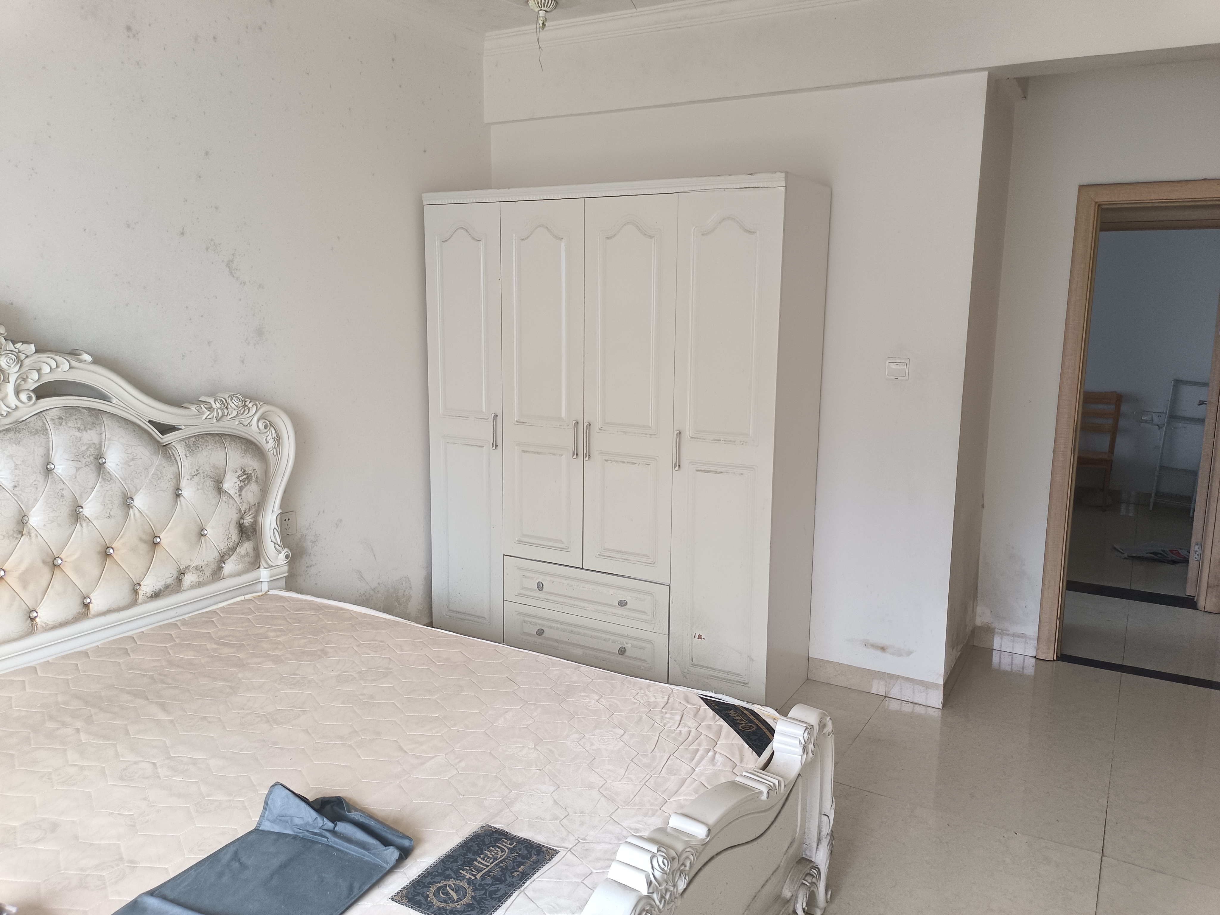 海航城  2室2厅1卫    1900.0元/月室内图