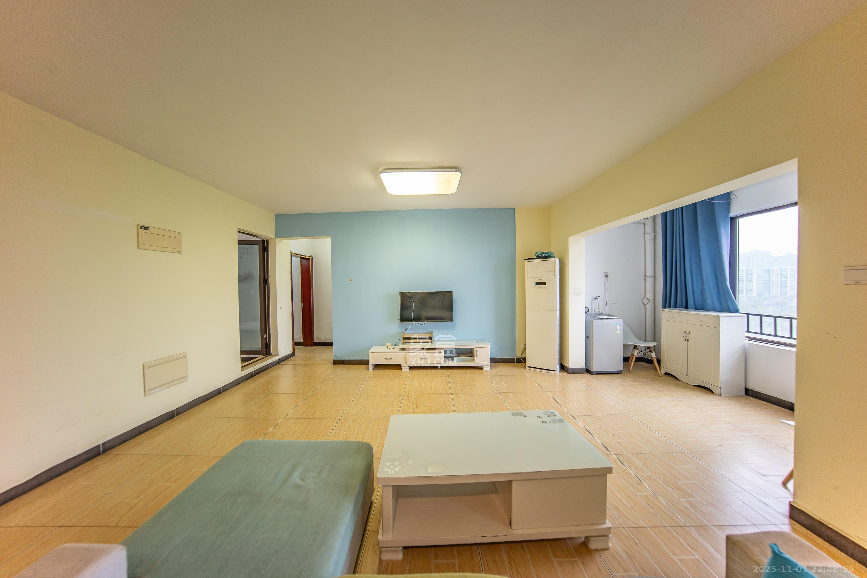 洋湖18克拉(旷远洋湖18克拉)  3室2厅2卫    98.0万 洋湖18克拉(旷远洋湖18克拉)  3室2厅2卫    98.0万客厅