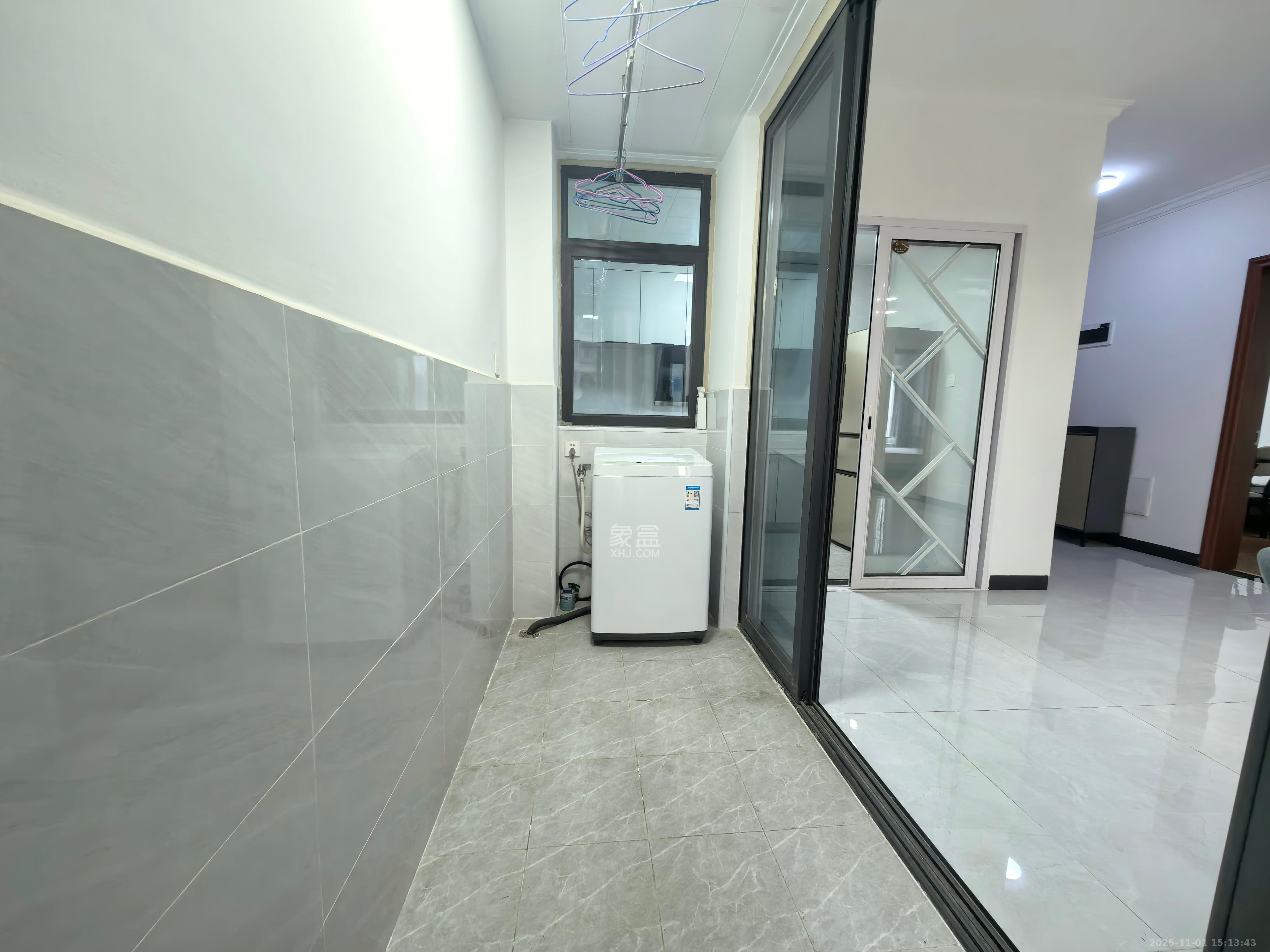 长房东旭国际  3室2厅1卫    2800.0元/月室内图