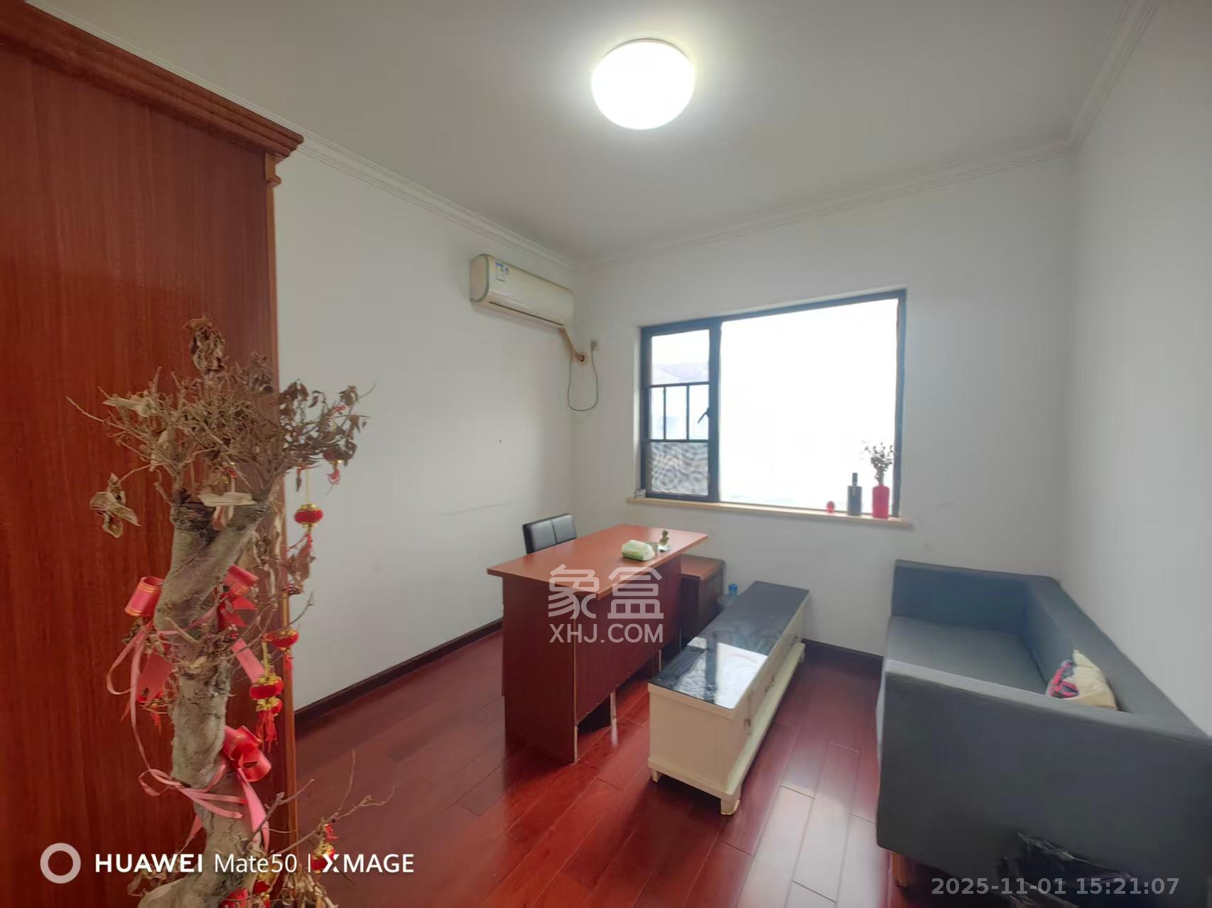 兴隆景苑 3室2厅1卫 2600.0元/月 兴隆景苑 3室2厅1卫 2600.0元/月室内图