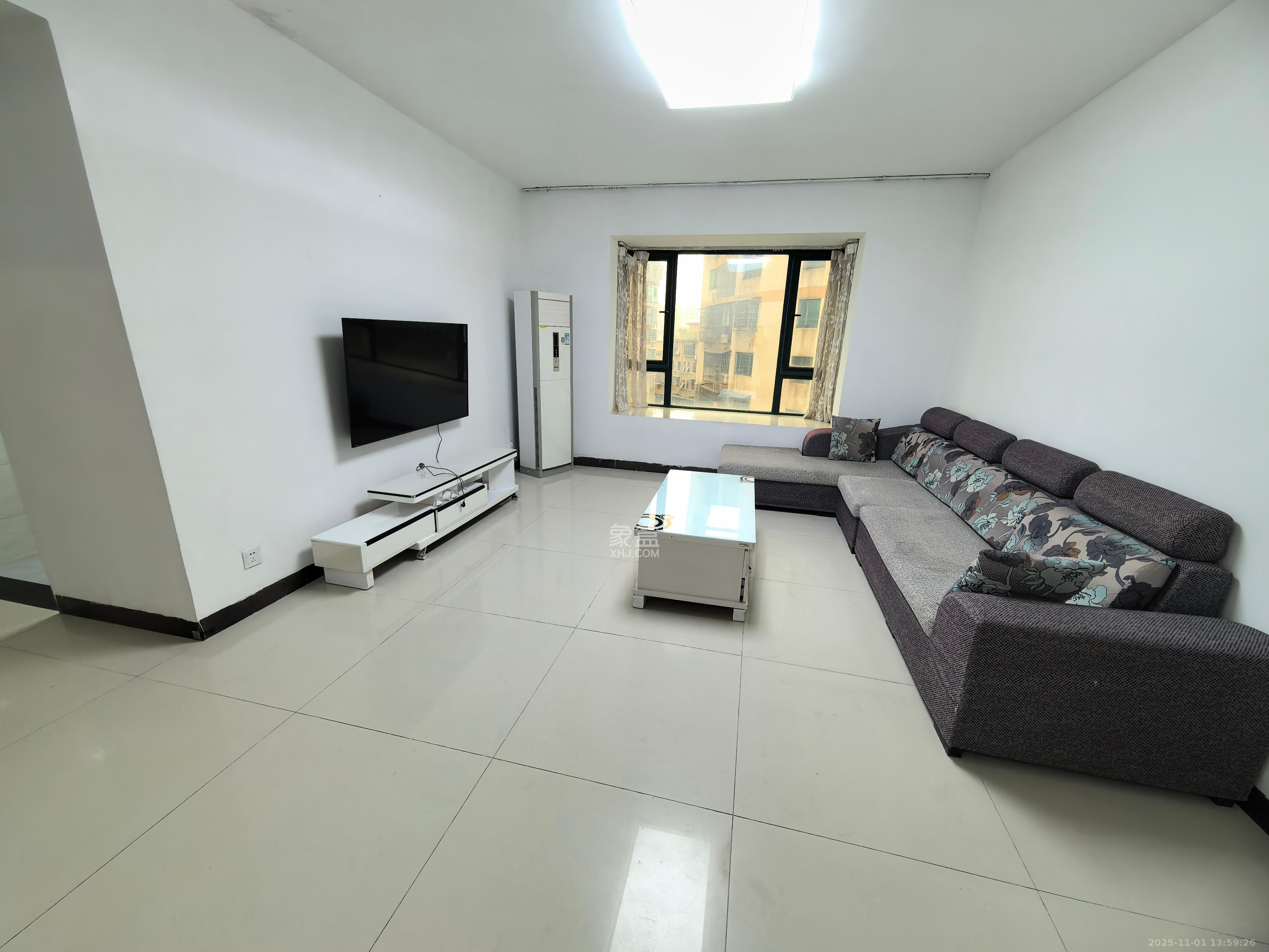 湖韵佳苑 3室2厅1卫 2700.0元/月 湖韵佳苑 3室2厅1卫 2700.0元/月室内图