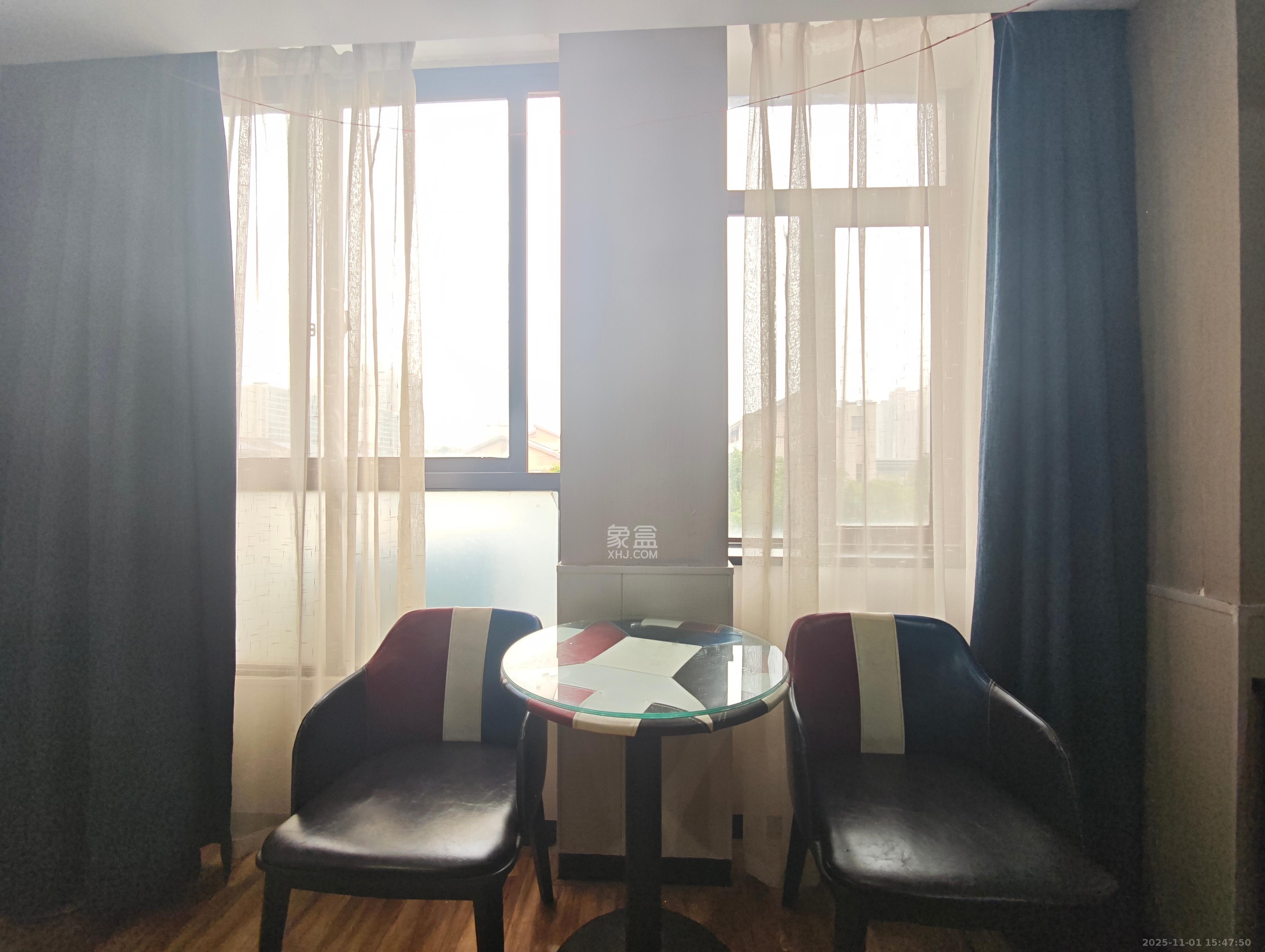 水岸世景  1室1厅1卫    750.0元/月室内图