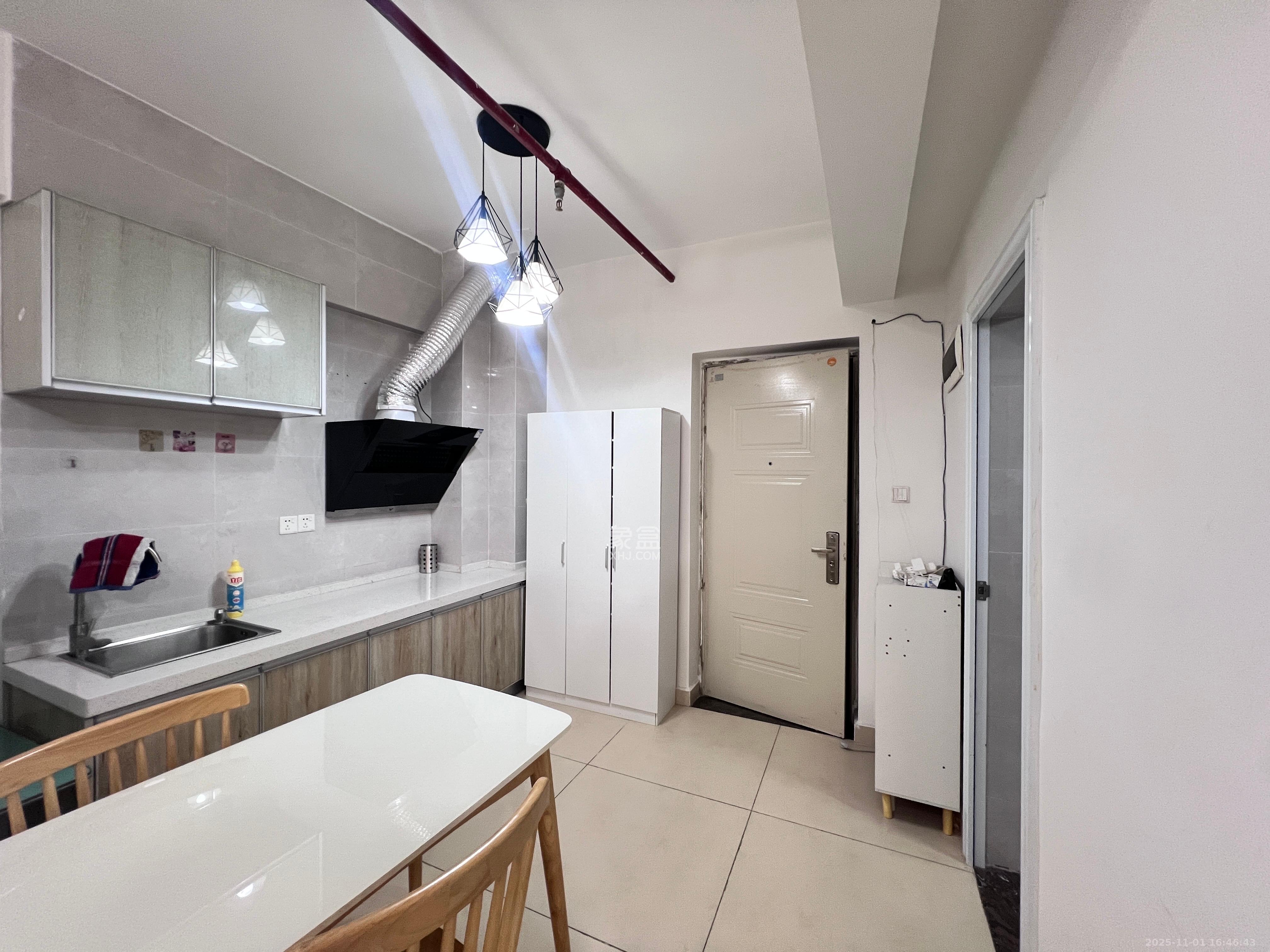 奥林匹克花园贡院三期 1室1厅1卫 1400.0元/月 奥林匹克花园贡院三期 1室1厅1卫 1400.0元/月室内图