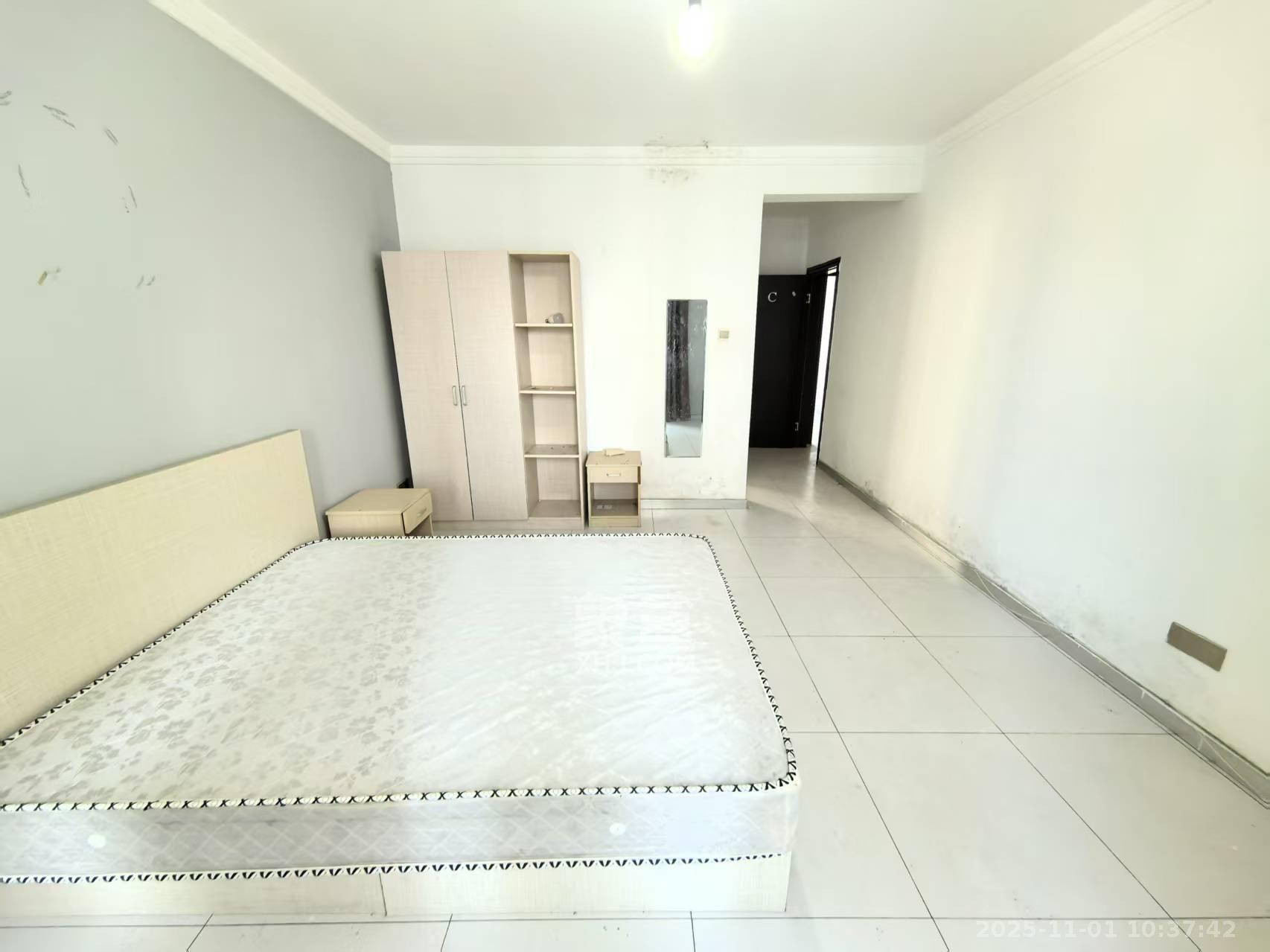 银港水晶城  5室2厅2卫    2600.0元/月室内图