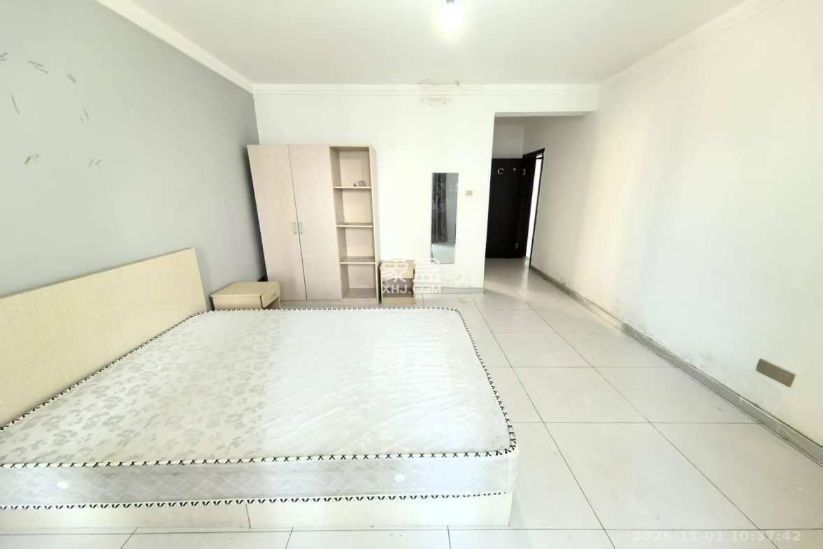 银港水晶城 5室2厅2卫 2600.0元/月 银港水晶城 5室2厅2卫 2600.0元/月室内图