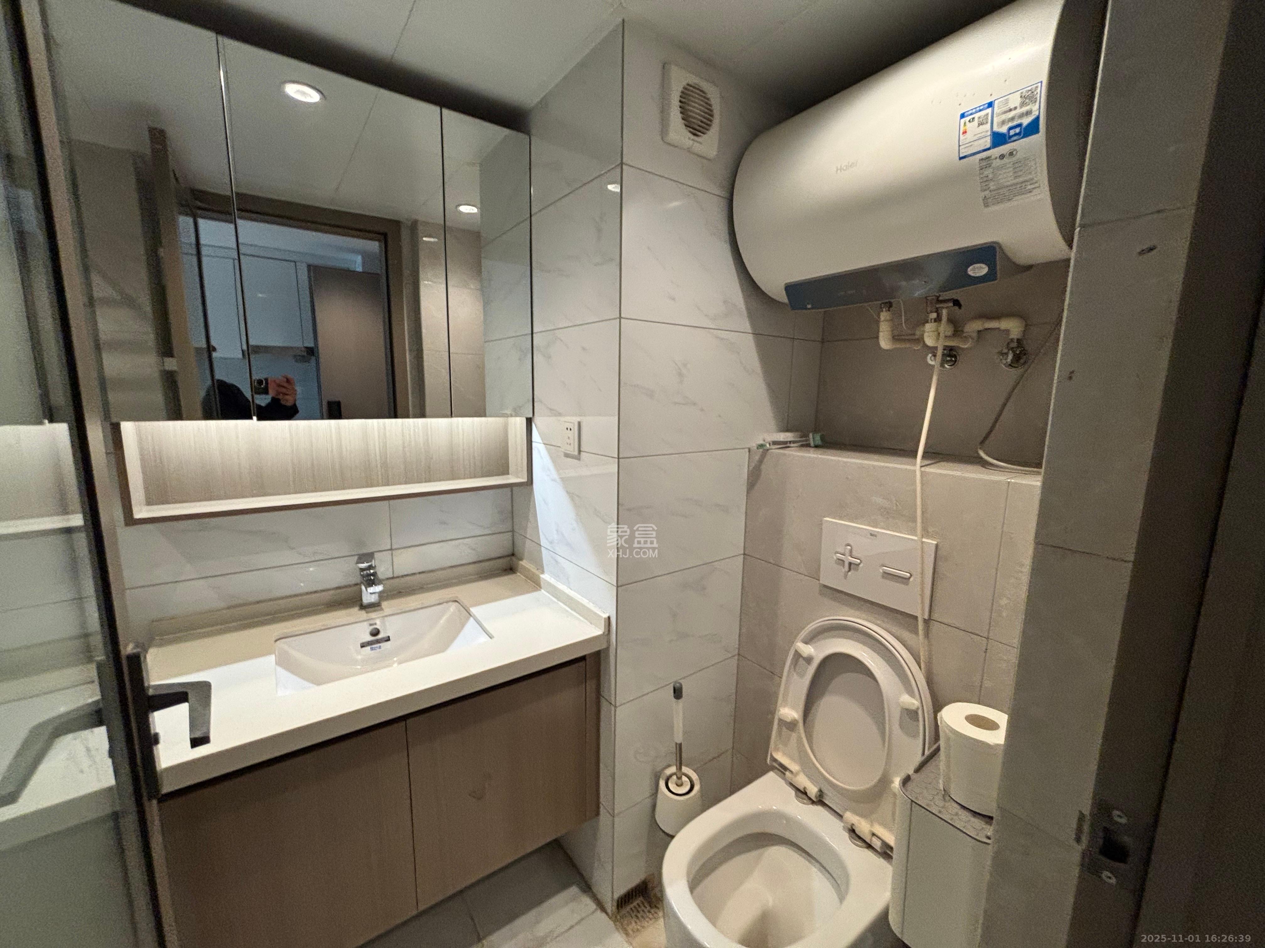 藏珑湖上公馆 1室1厅2卫 2200.0元/月 藏珑湖上公馆 1室1厅2卫 2200.0元/月室内图