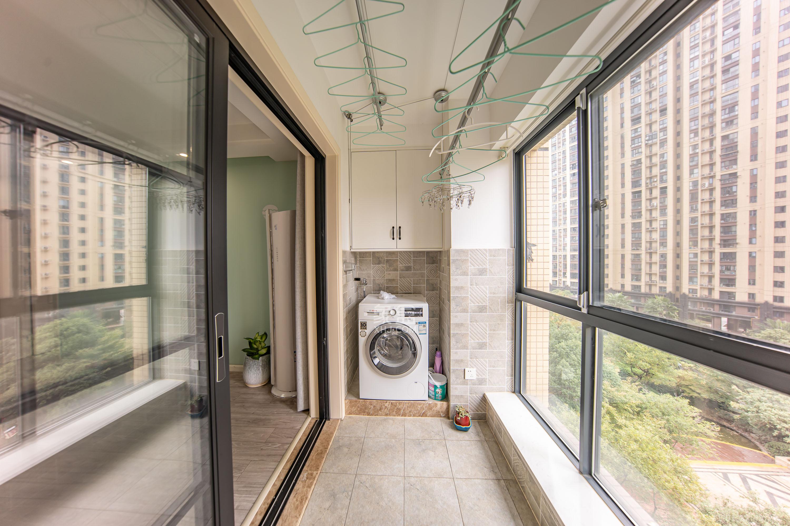 兰亭湾畔  3室2厅2卫    125.0万阳台