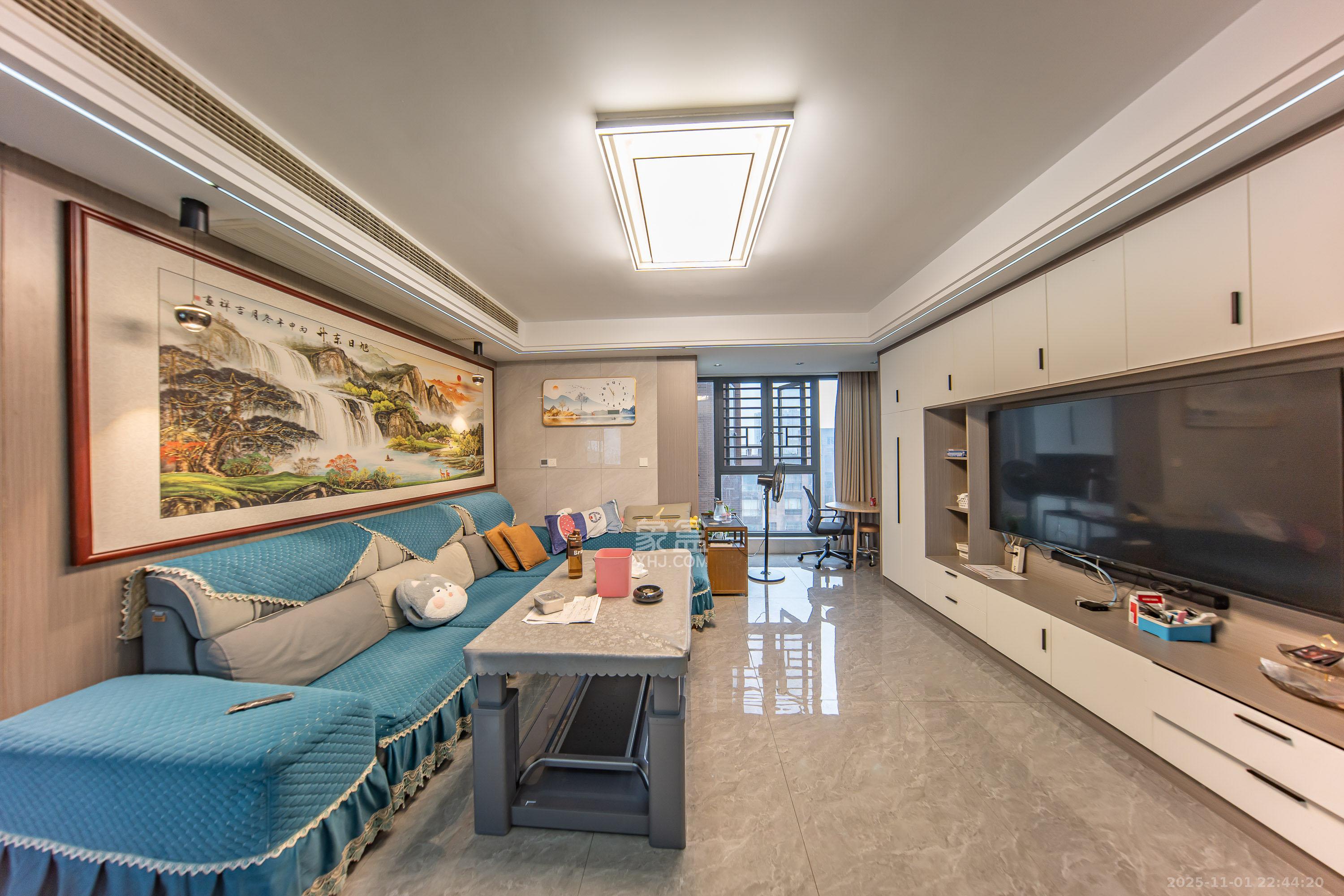 锑都家园  4室2厅2卫    92.8万客厅