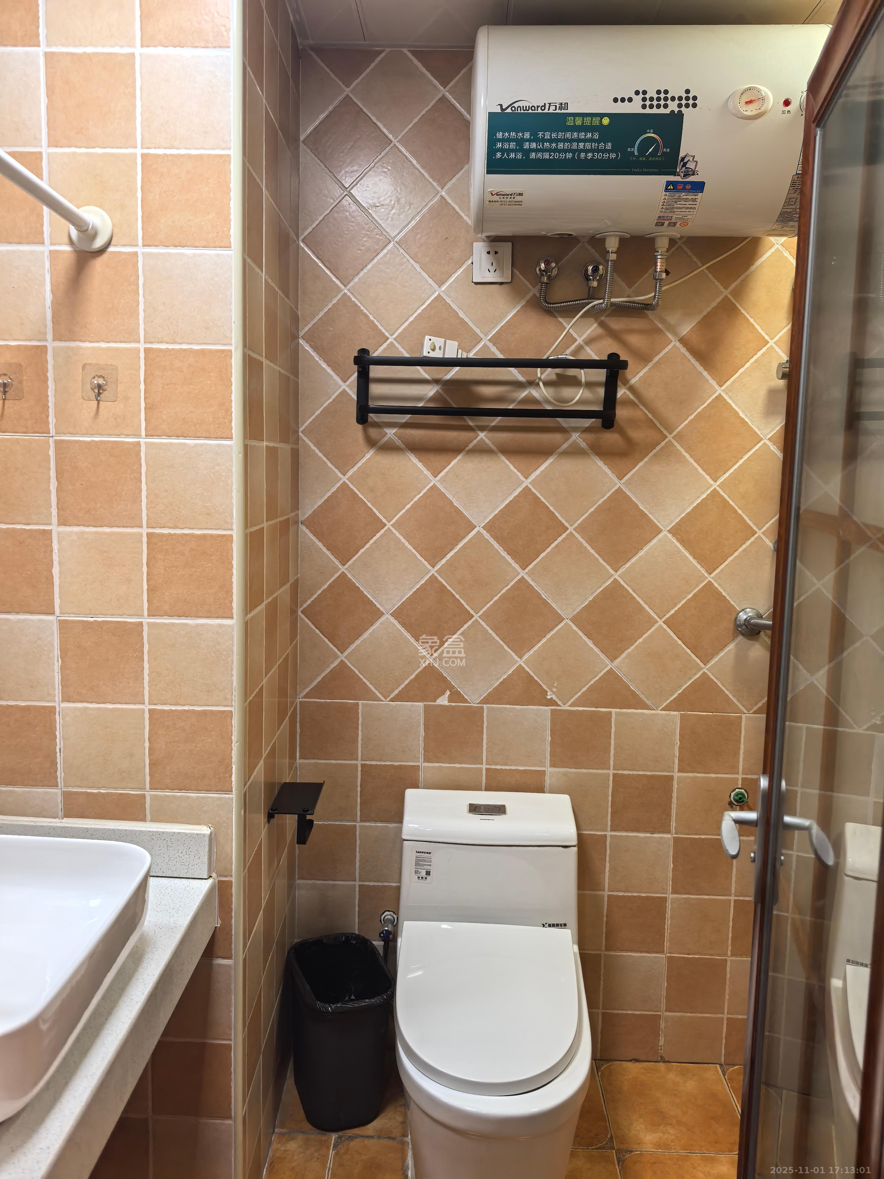 梅溪国际公寓（步步高新天地）  1室1厅1卫    1600.0元/月室内图