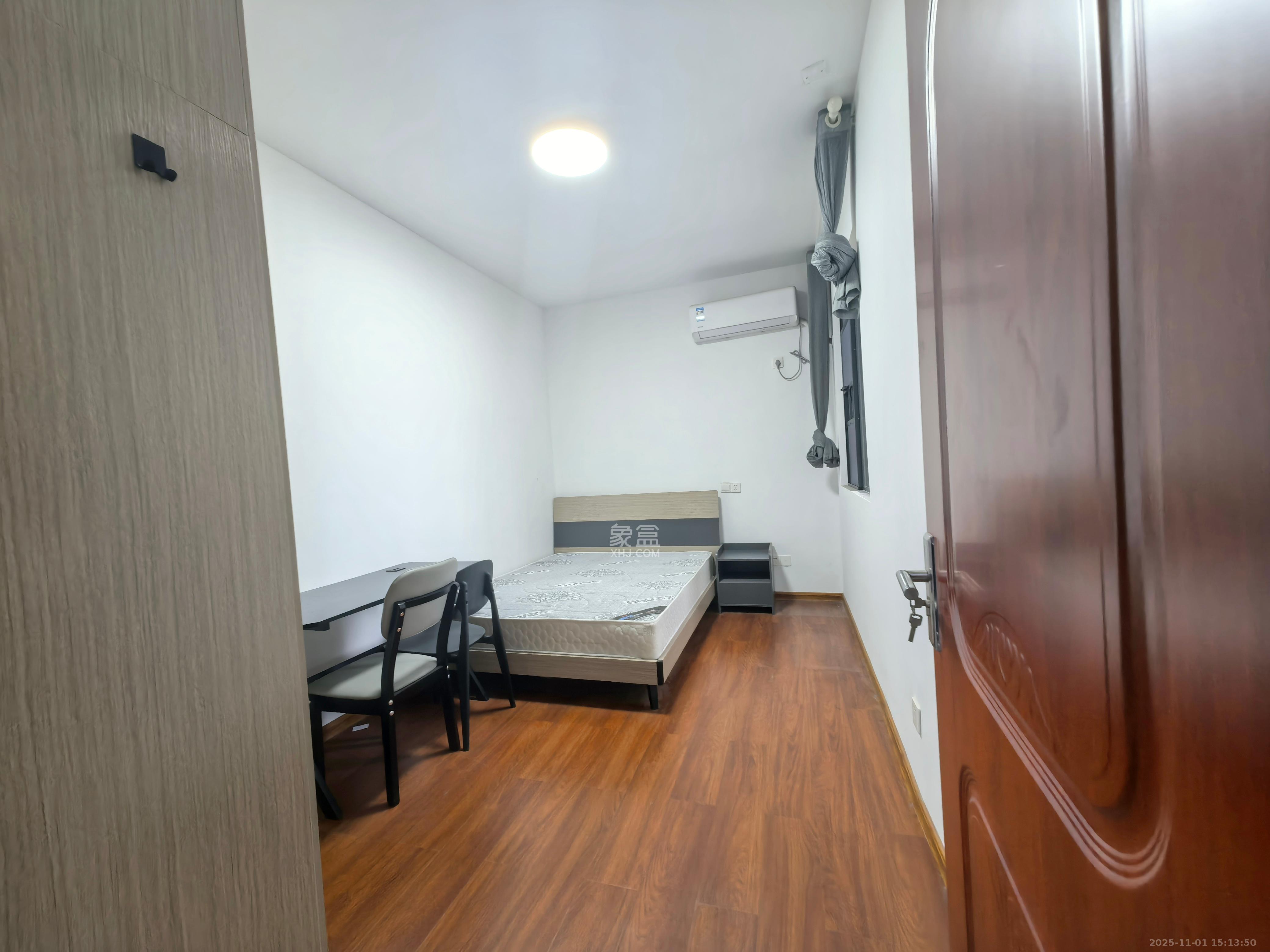 长房东旭国际  3室2厅1卫    2800.0元/月室内图