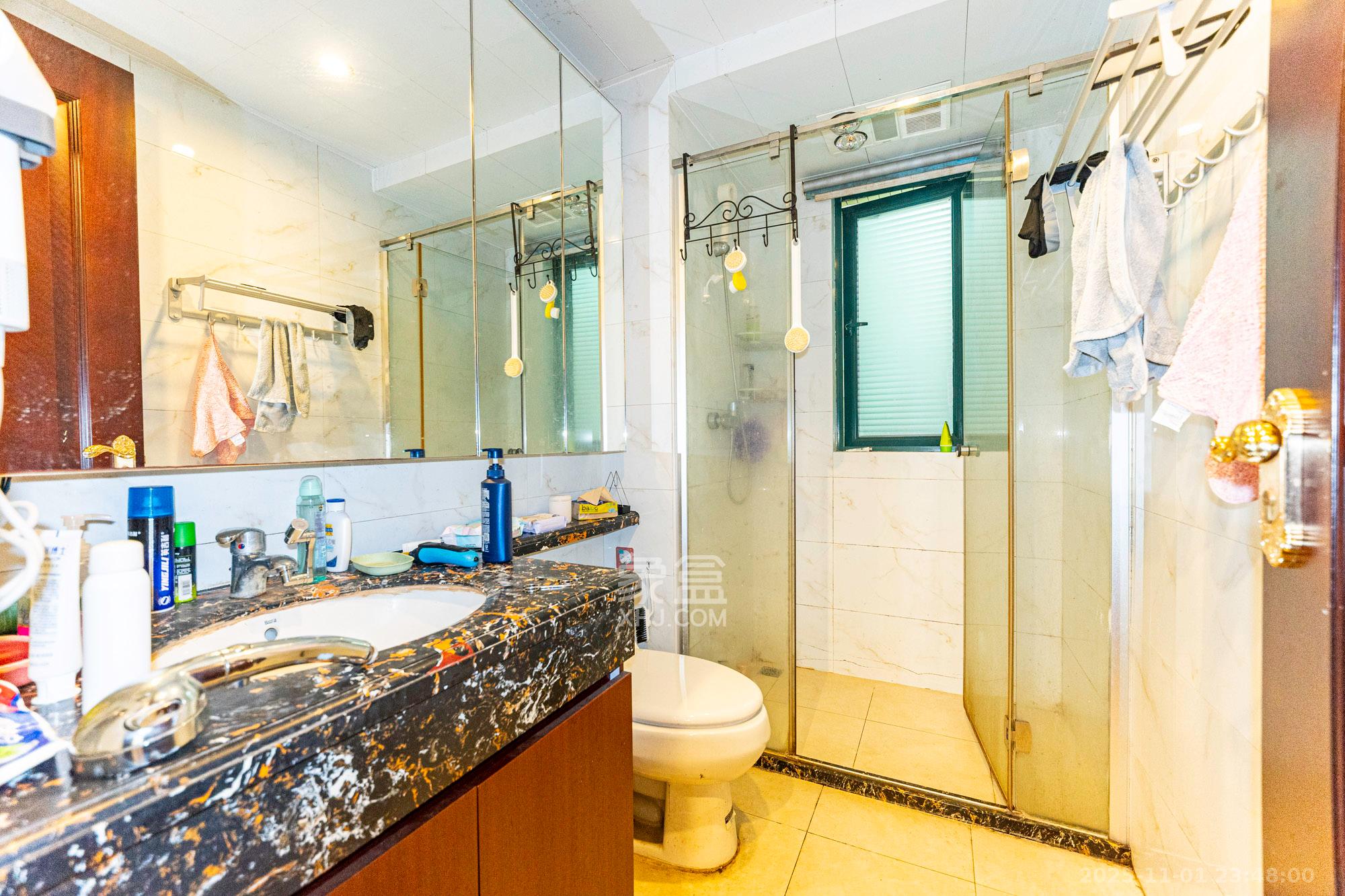 恒大雅苑  3室2厅2卫    108.0万卫生间