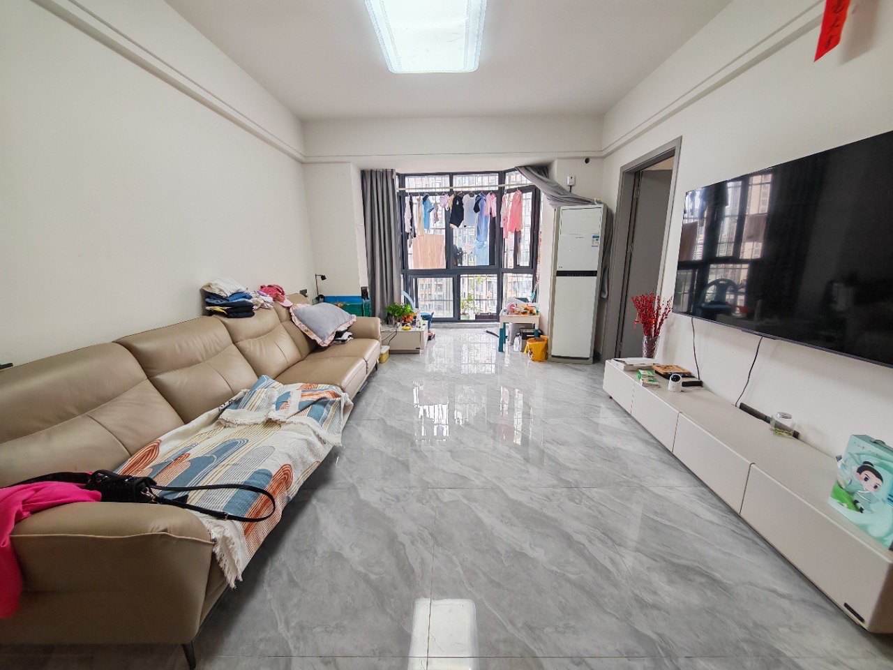 汇宇金城 4室2厅2卫 138.0万 汇宇金城 4室2厅2卫 138.0万客厅