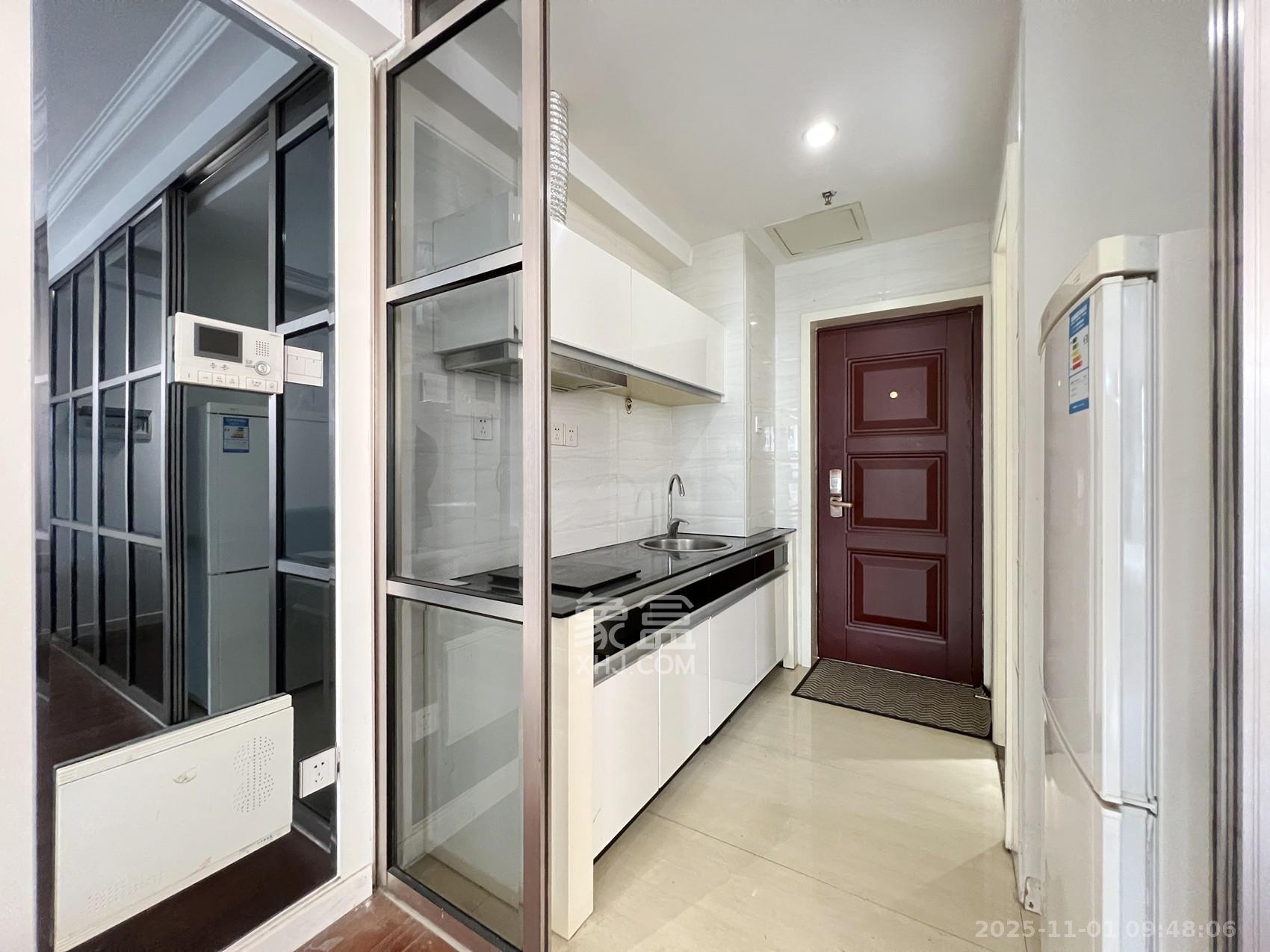 壹号公馆  1室1厅1卫    2600.0元/月 壹号公馆  1室1厅1卫    2600.0元/月室内图