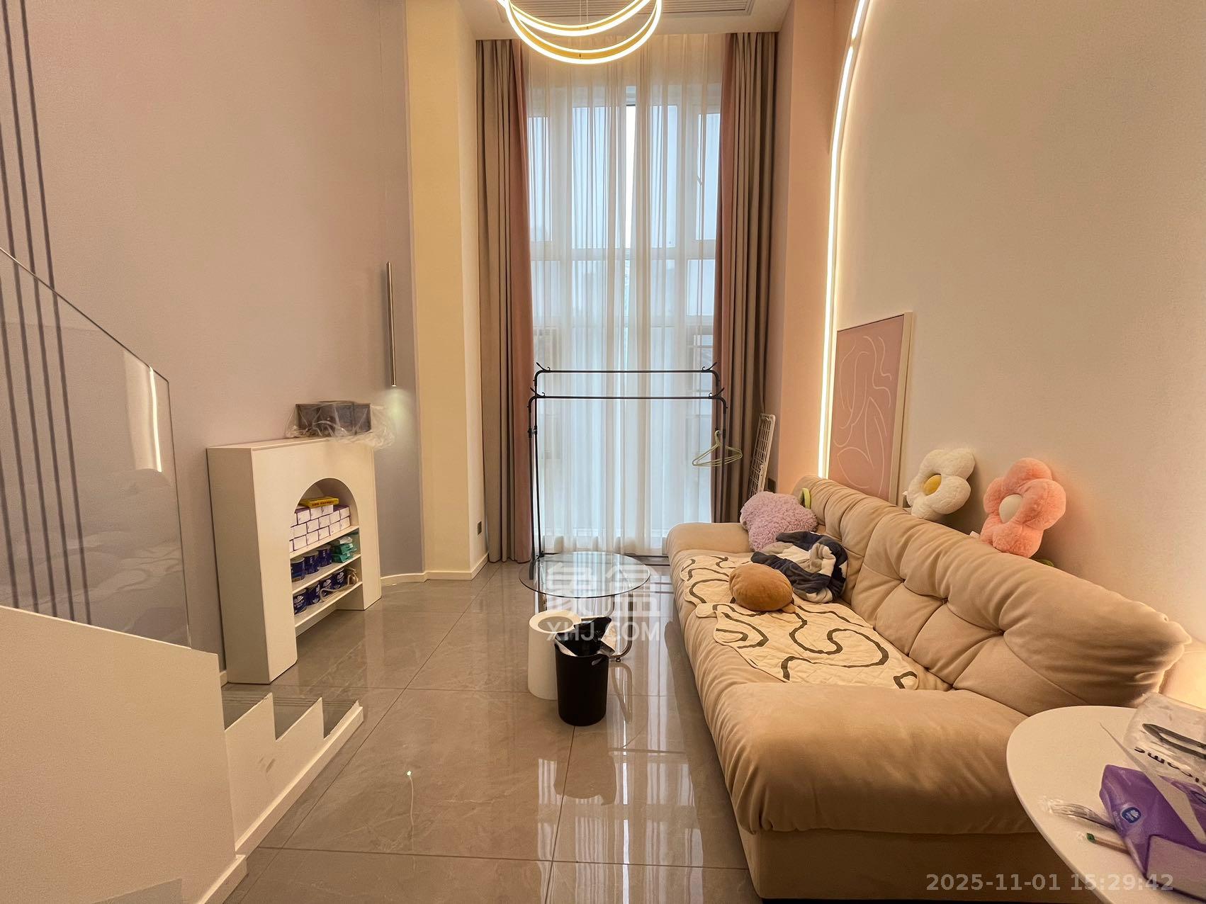 华润琨瑜府  1室1厅1卫    2300.0元/月