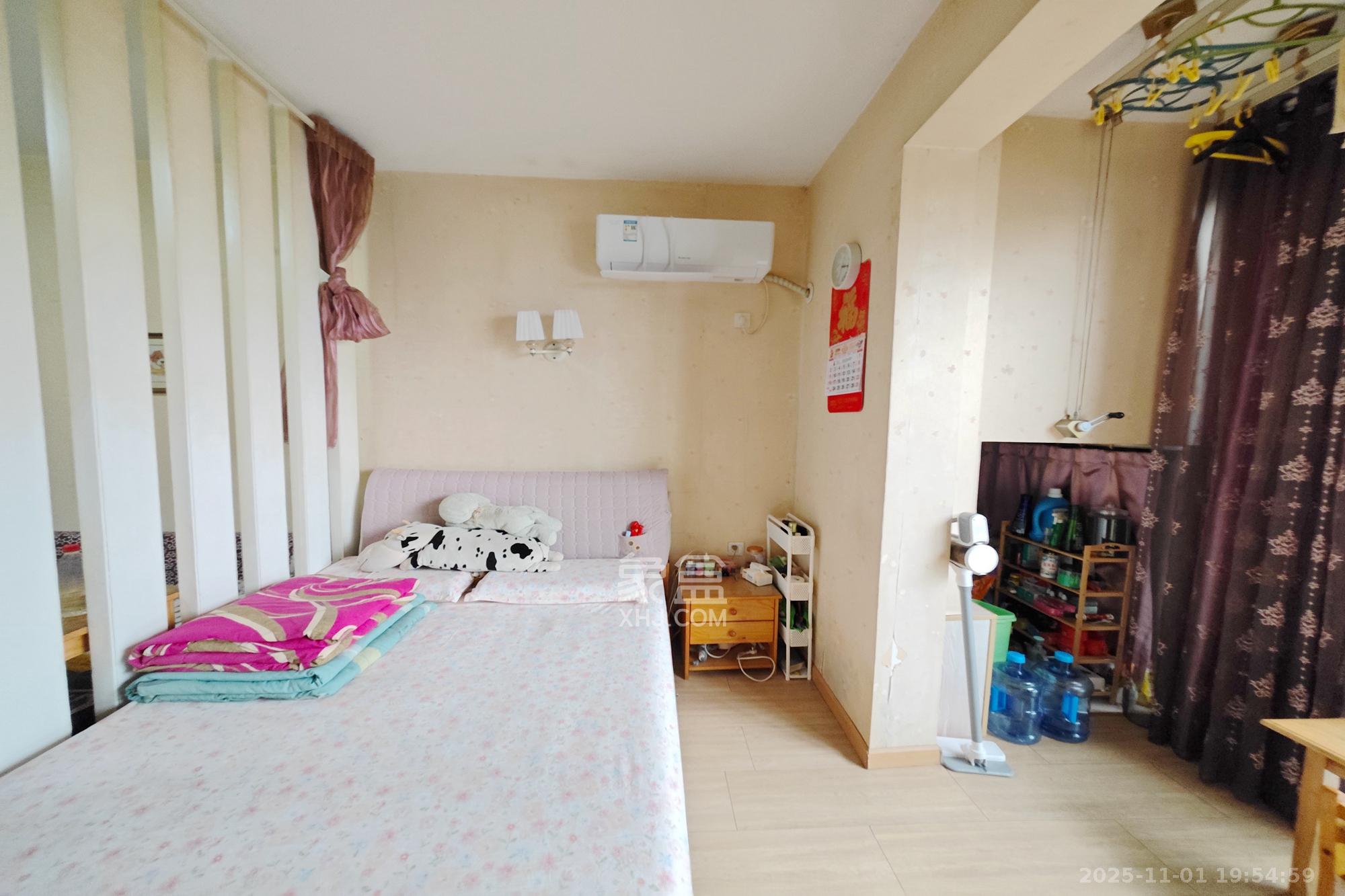 尊邸华庭  1室1厅1卫    28.8万卧室