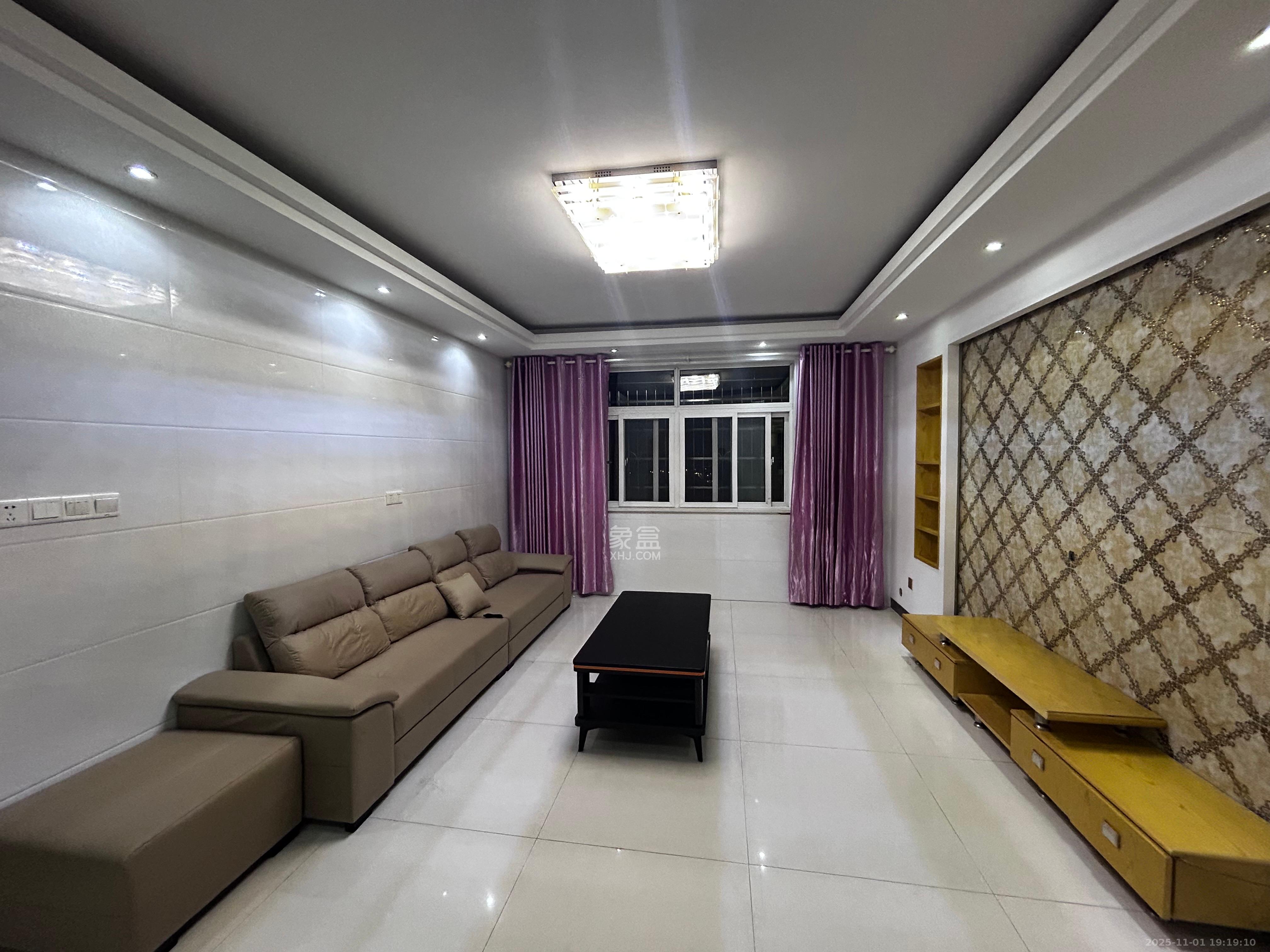 黎郡新宇太和园  3室2厅2卫    1700.0元/月