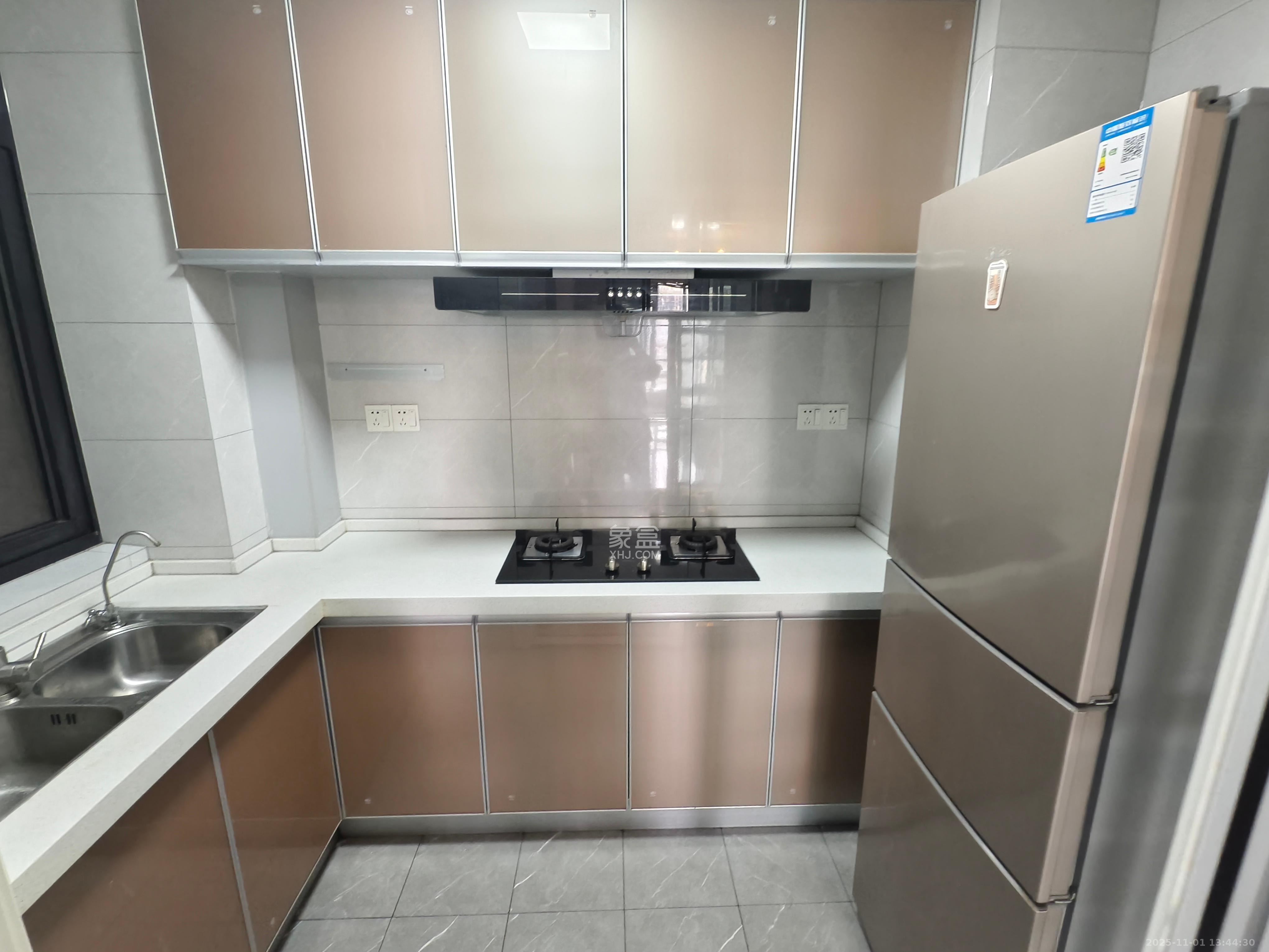 未来漫城 3室2厅1卫 2400.0元/月 未来漫城 3室2厅1卫 2400.0元/月室内图