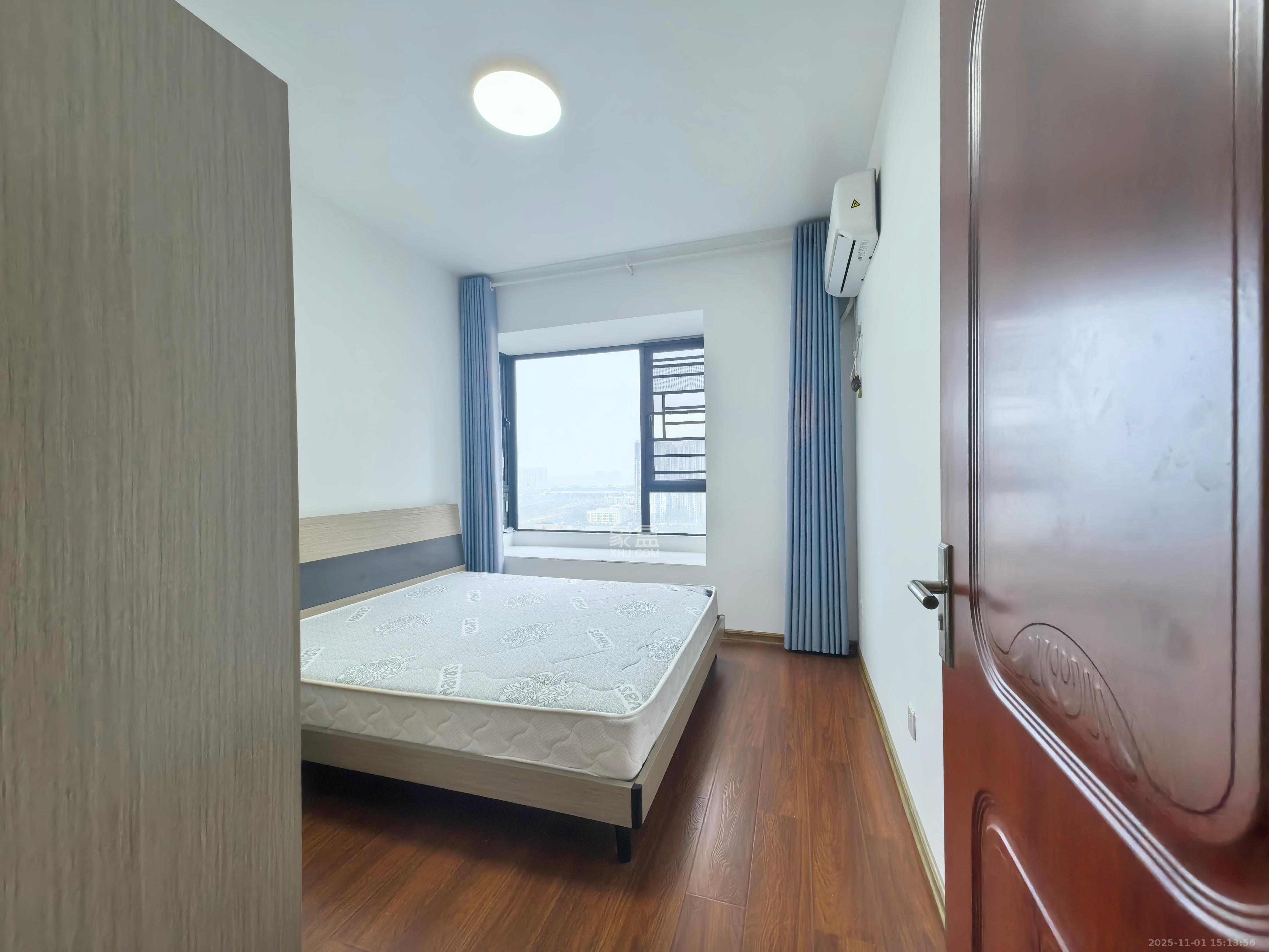 长房东旭国际  3室2厅1卫    2800.0元/月室内图