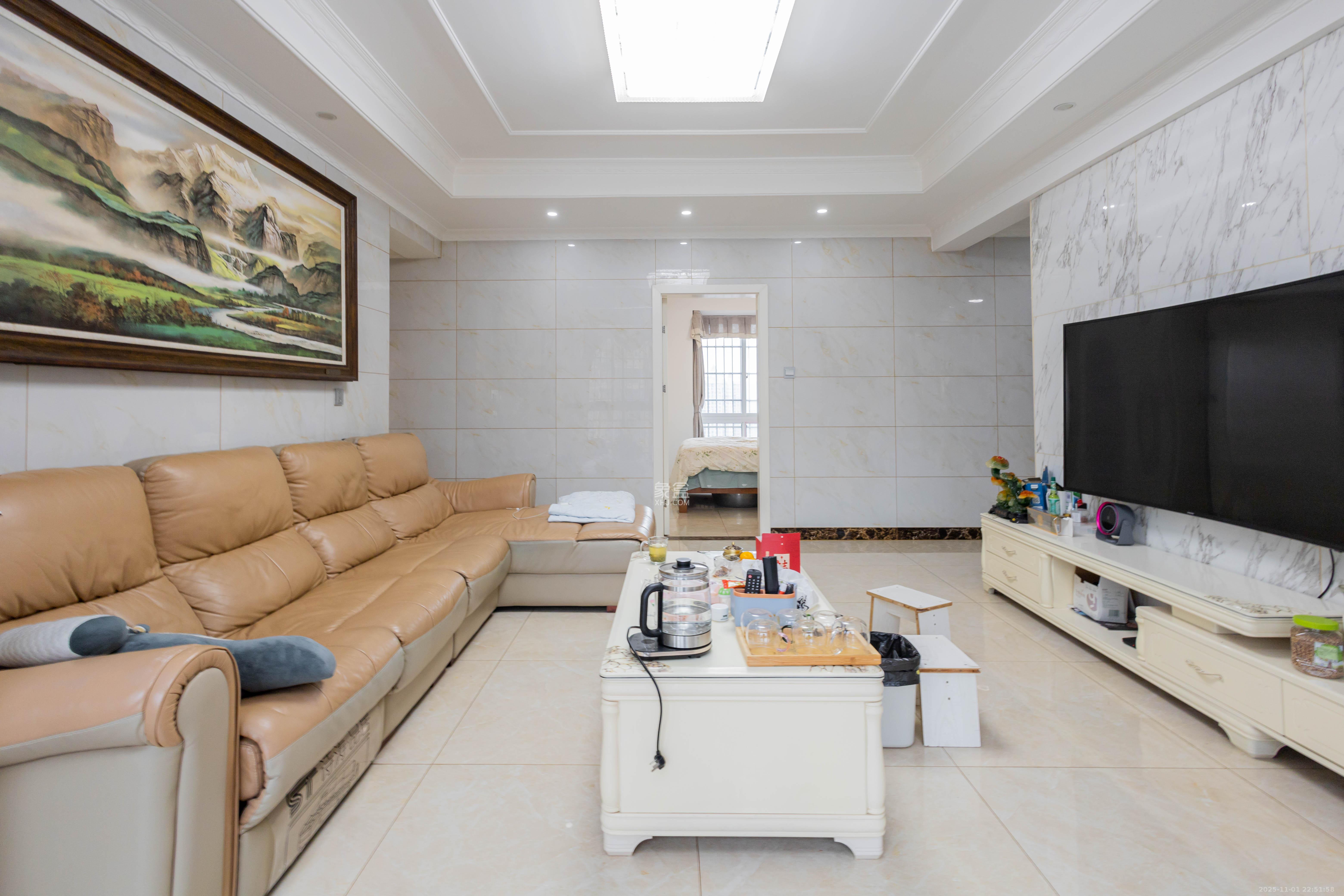 爵士湘 3室2厅2卫 82.8万 爵士湘 3室2厅2卫 82.8万客厅