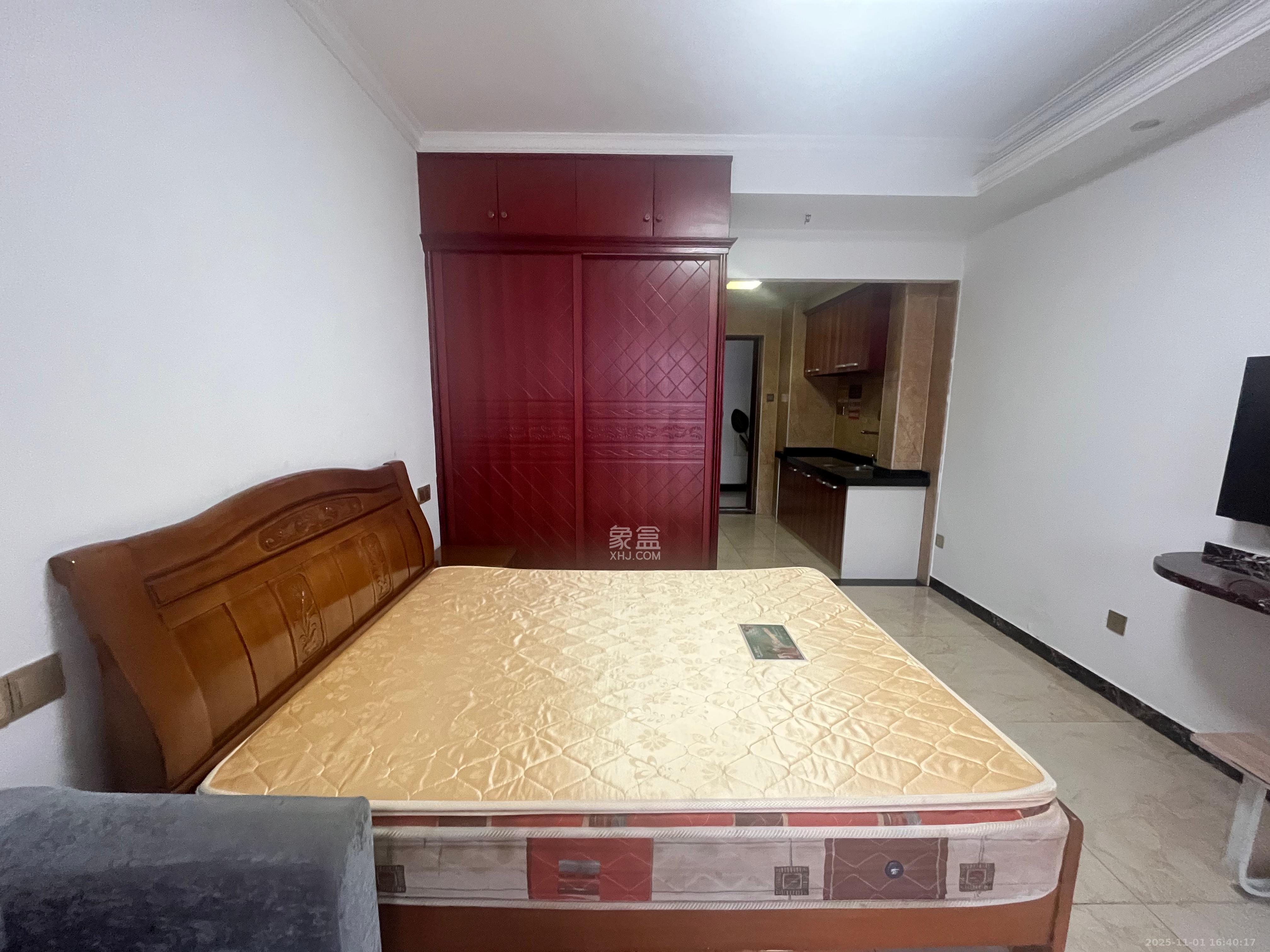 华润五彩城  1室1厅1卫    1250.0元/月