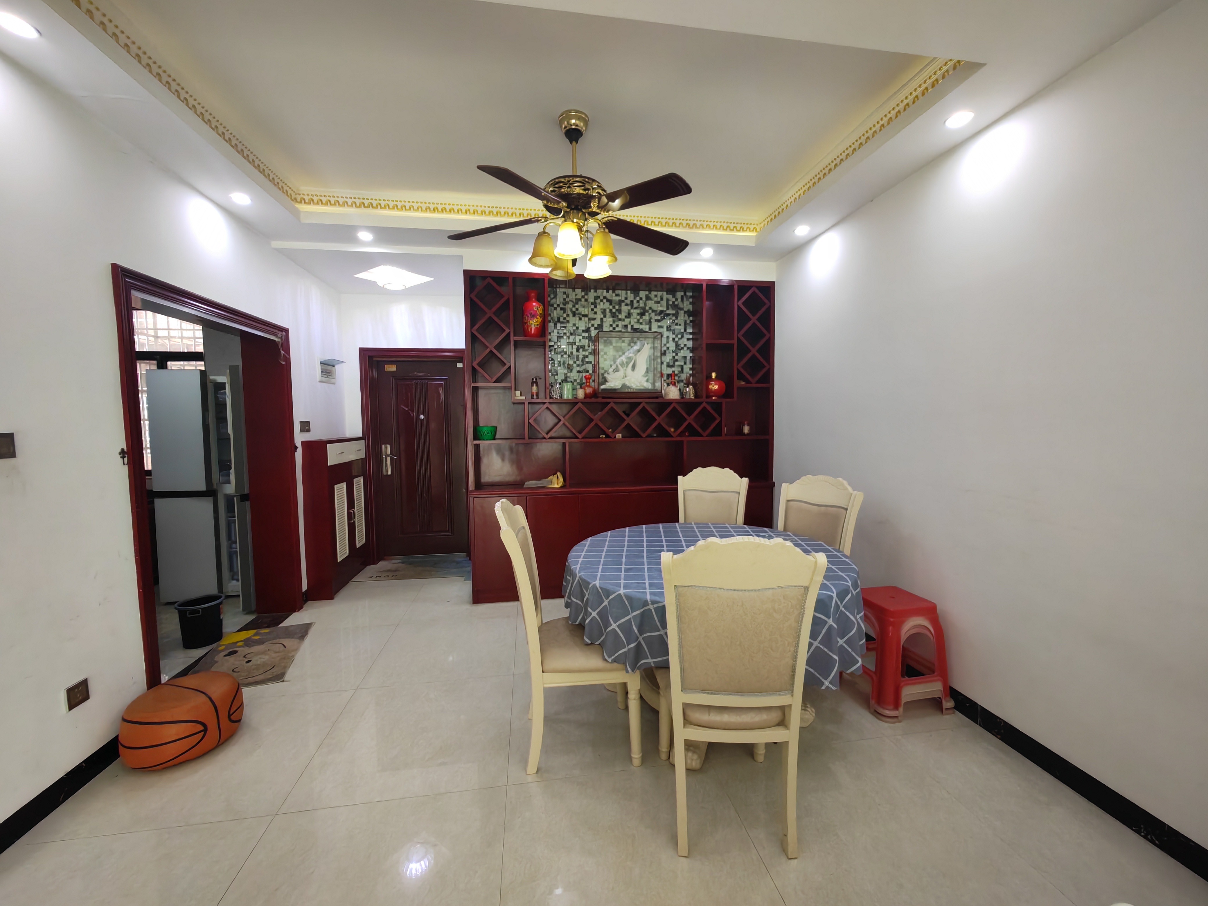 水木华庭  2室1厅1卫    50.0万客厅