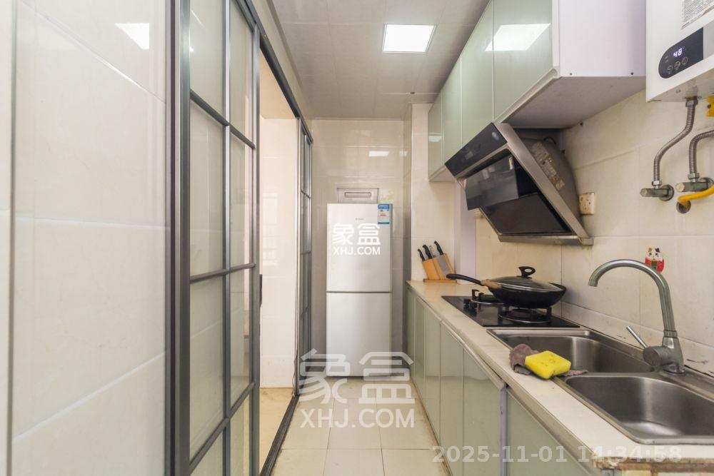 中国铁建国际城一期 1室1厅1卫 1400.0元/月 中国铁建国际城一期 1室1厅1卫 1400.0元/月室内图