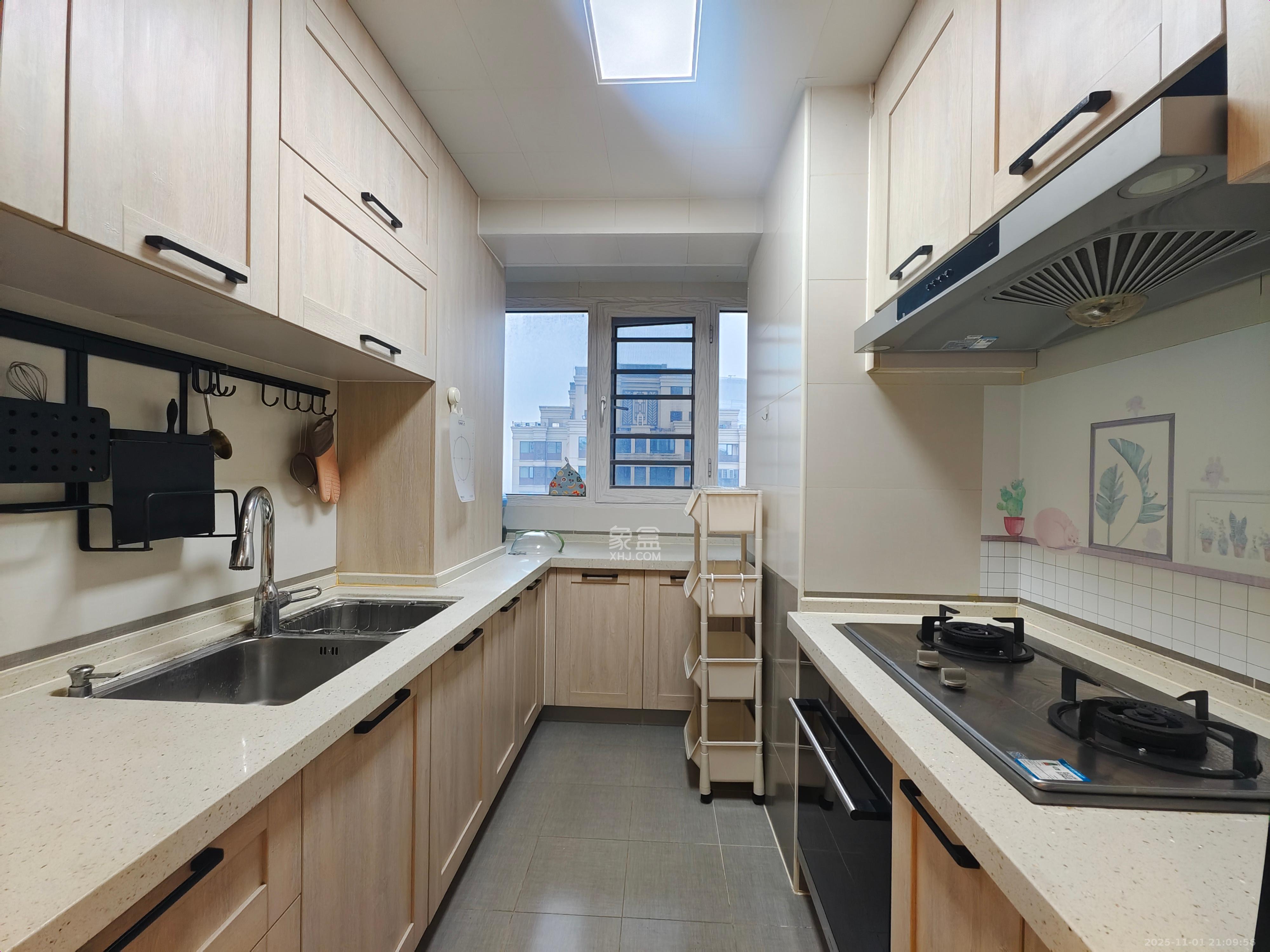 保利西海岸B区  2室2厅1卫    4000.0元/月 保利西海岸B区  2室2厅1卫    4000.0元/月室内图