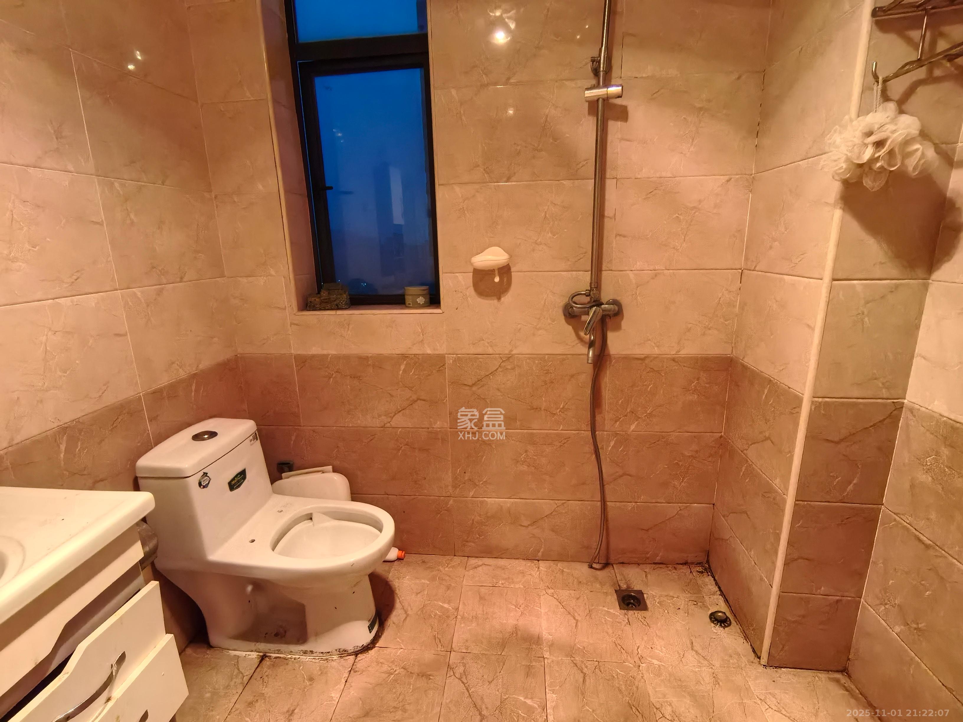 城南故事家园  3室2厅1卫    2100.0元/月 城南故事家园  3室2厅1卫    2100.0元/月室内图